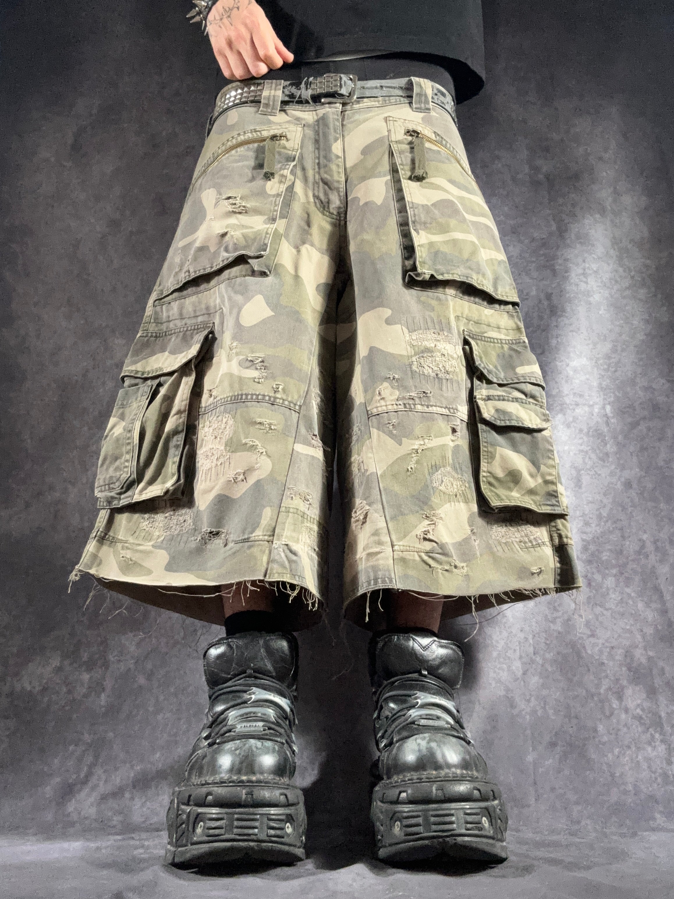 Big Baggy Distressed Repair Camo Short