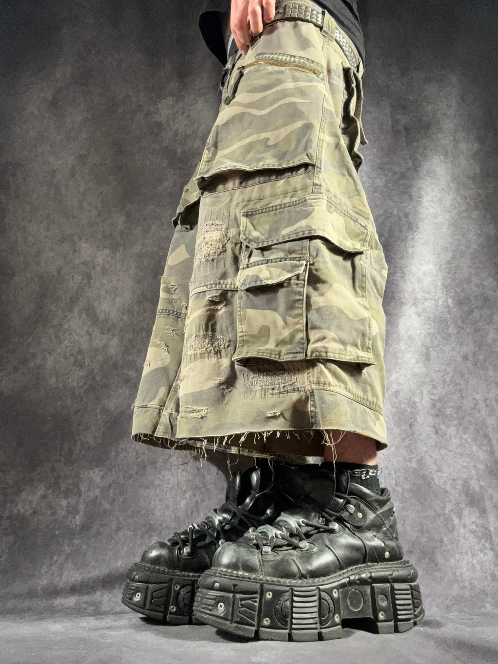 Big Baggy Distressed Repair Camo Short