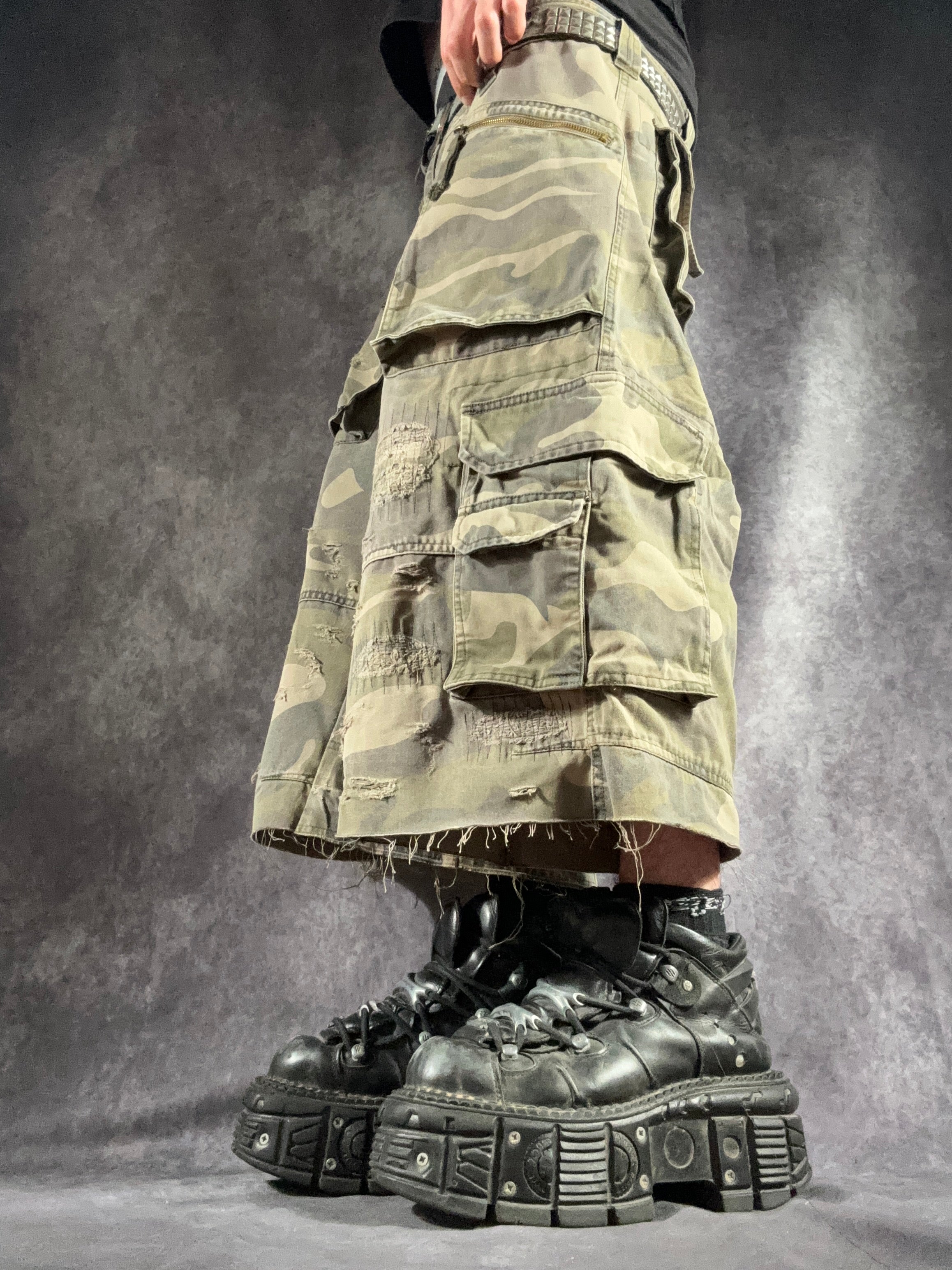 Big Baggy Distressed Repair Camo Short
