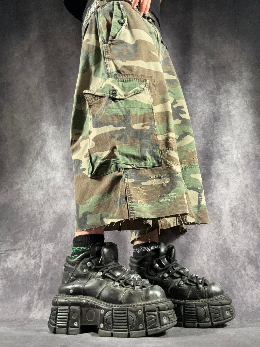 Big Baggy Distressed Camo Short