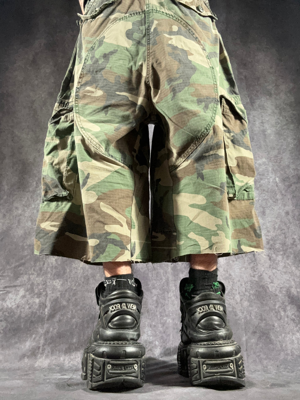 Big Baggy Distressed Camo Short