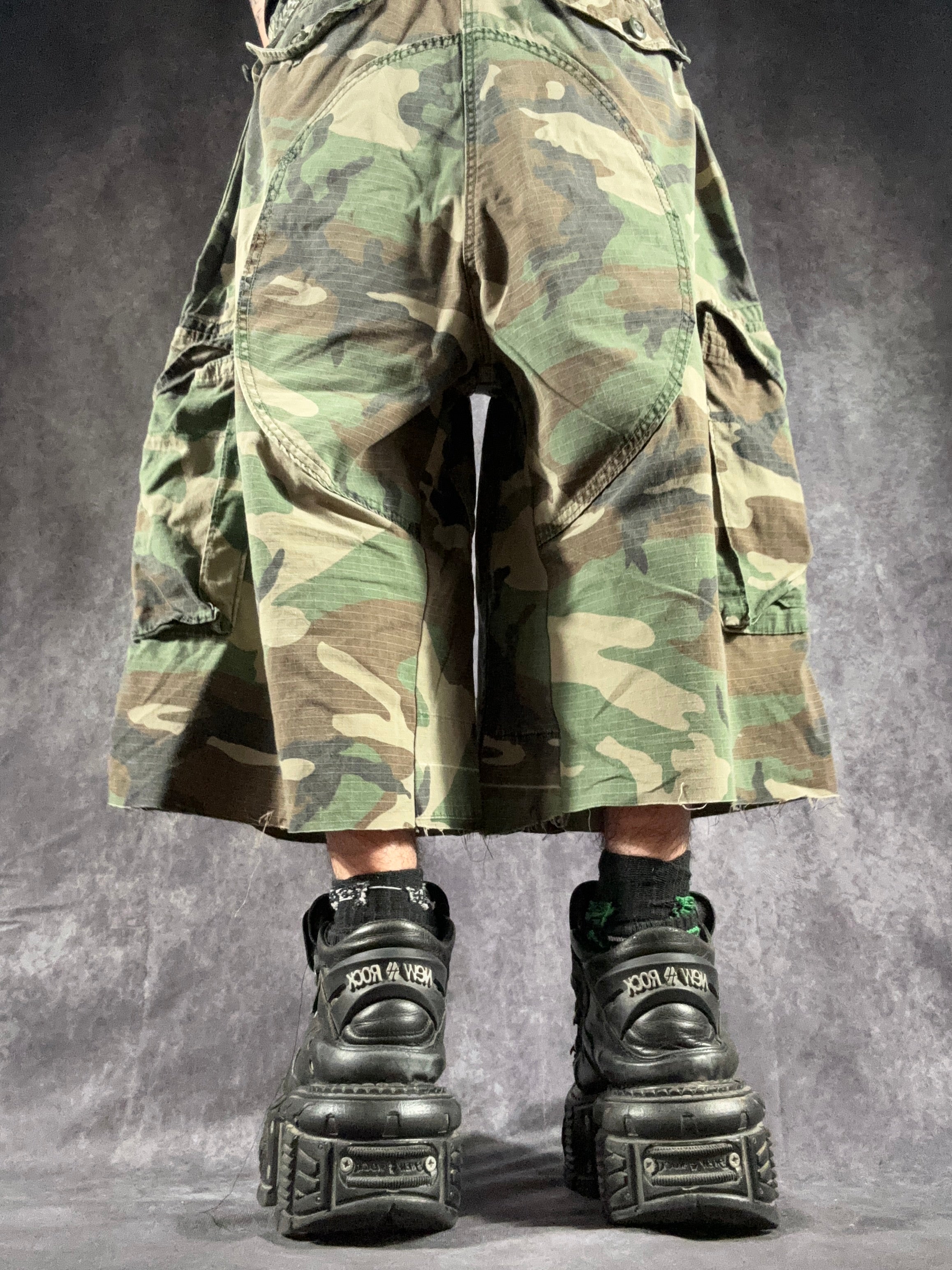 Big Baggy Distressed Camo Short