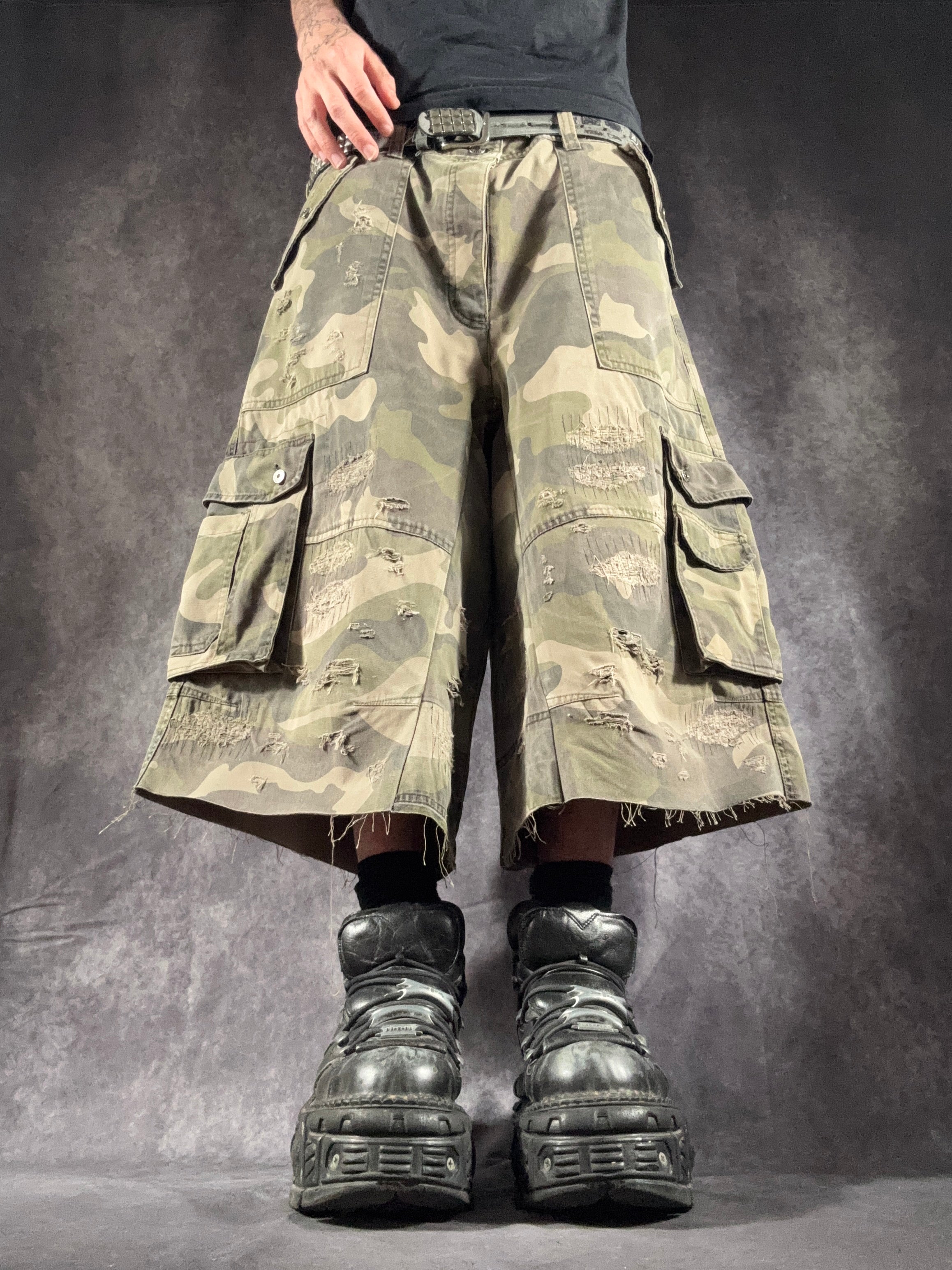 Big Baggy Distressed Repair Camo Short