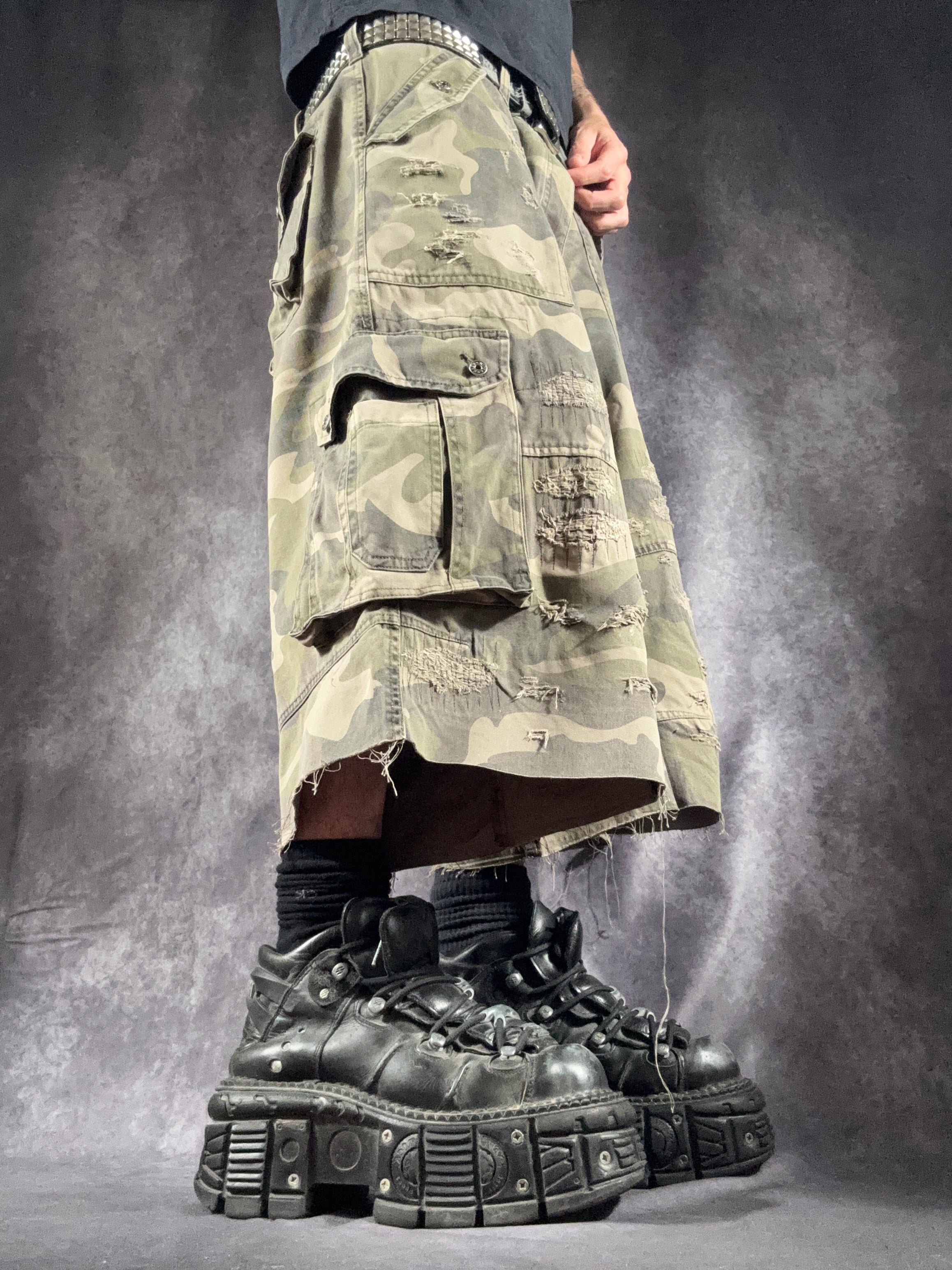Big Baggy Distressed Repair Camo Short