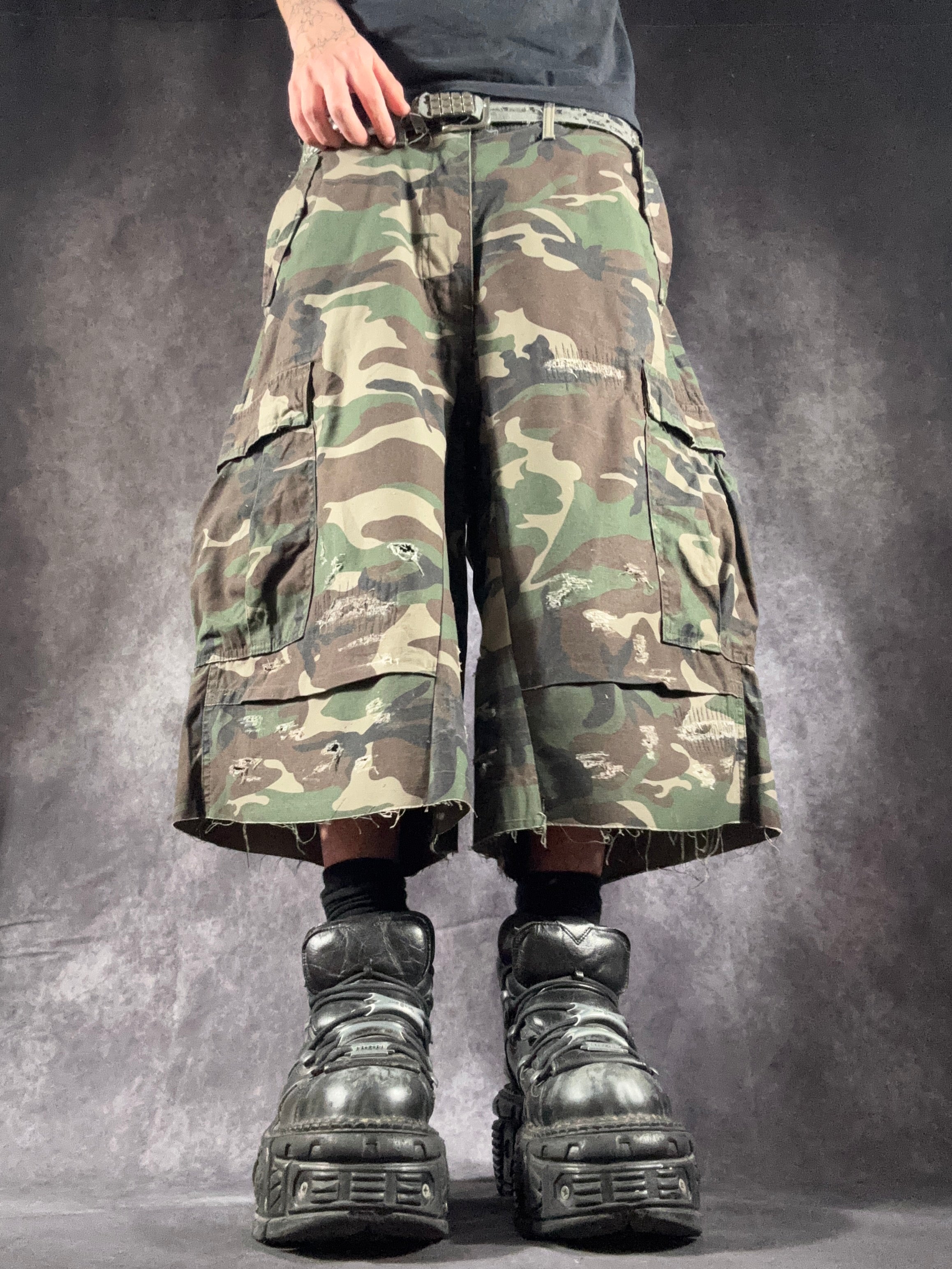 Big Baggy Distressed Repair Camo Short