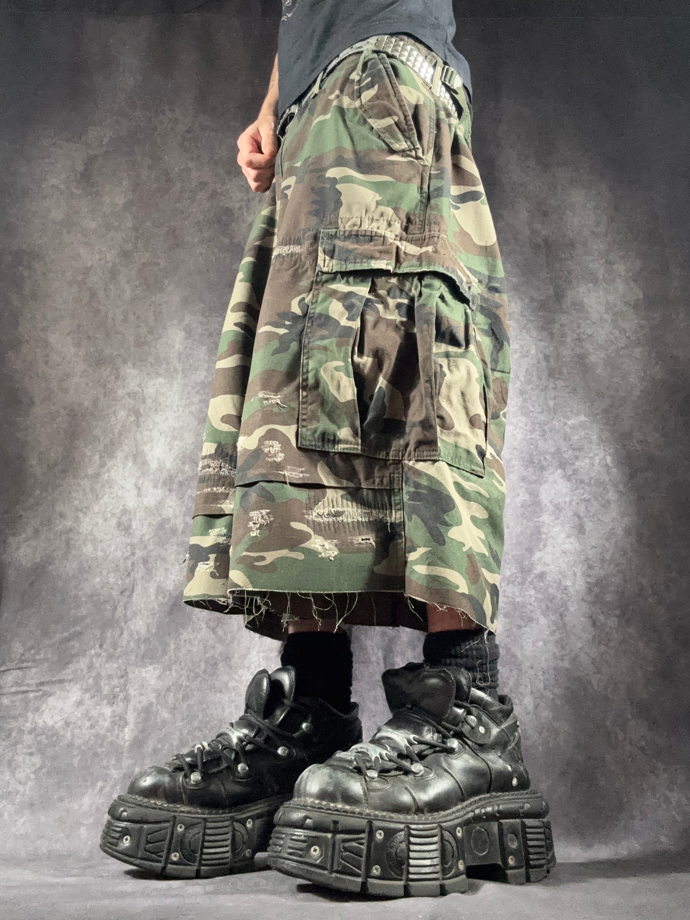 Big Baggy Distressed Repair Camo Short