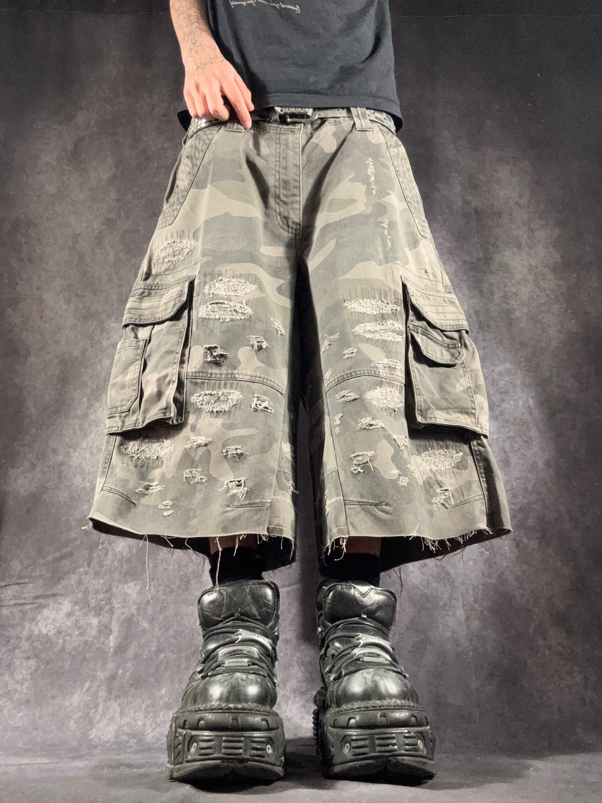 Big Baggy Distressed Repair Camo Short