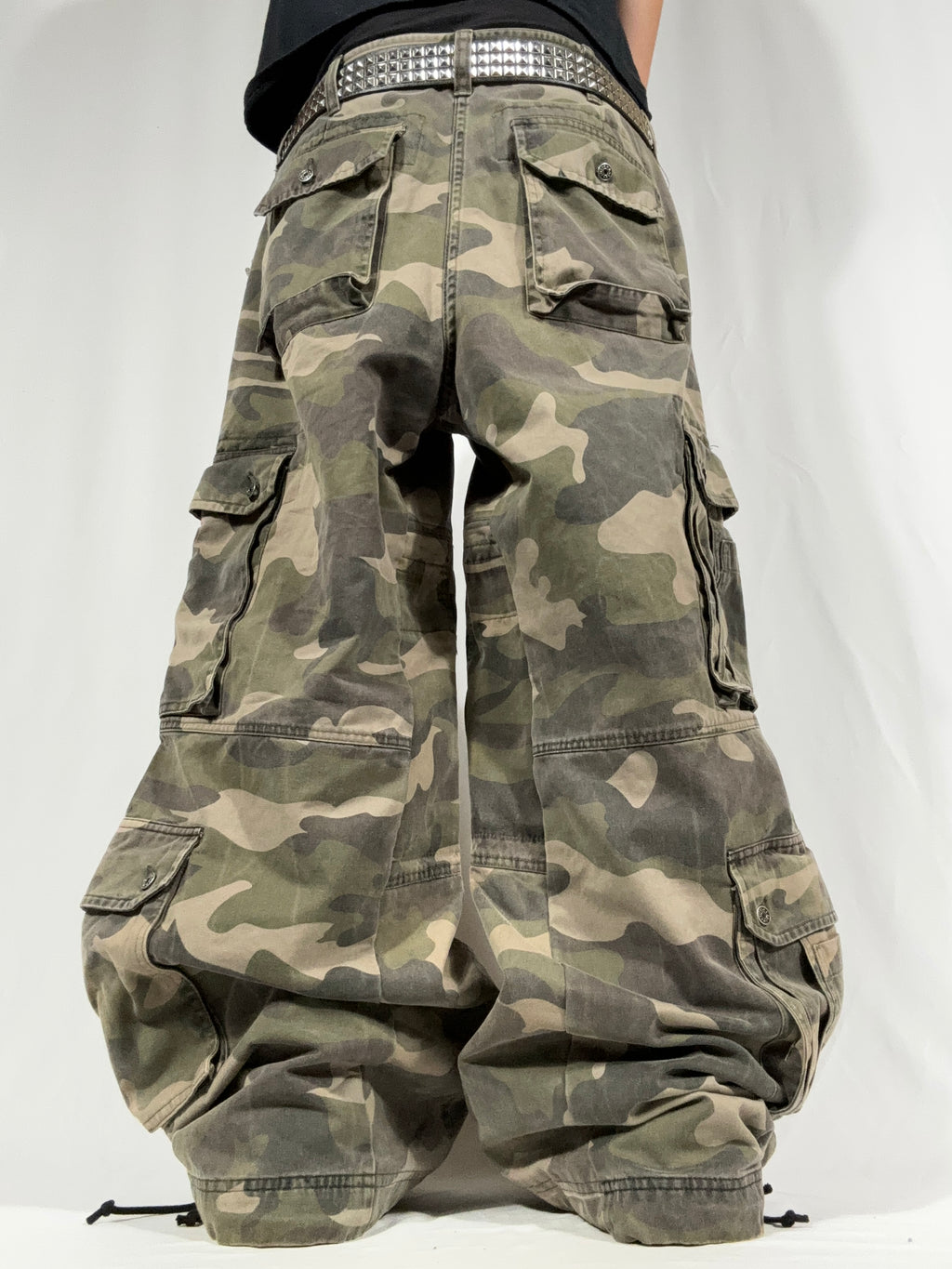 Big Baggy Distressed Camo Pant
