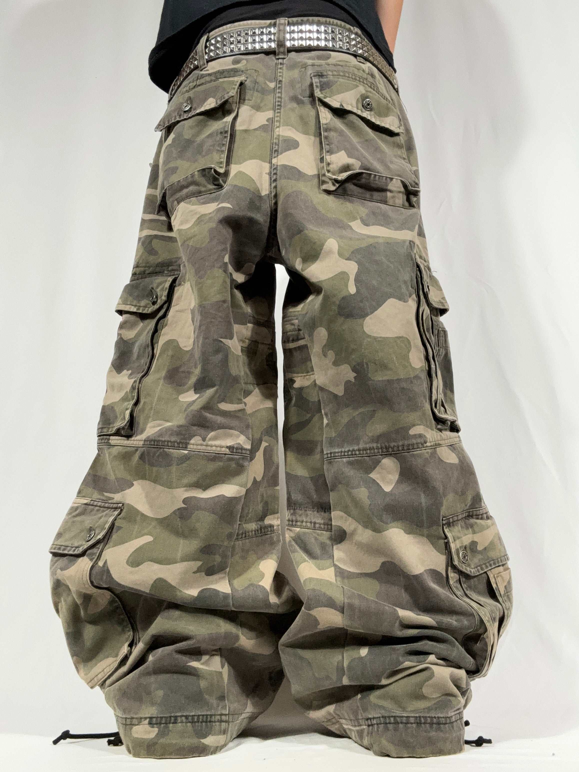 Big Baggy Distressed Camo Pant