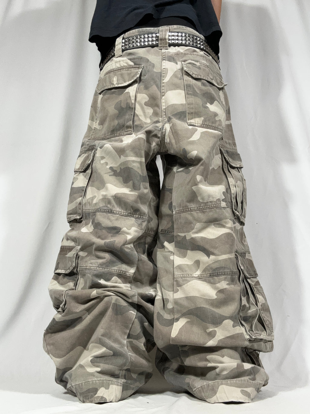 Big Baggy Distressed Camo Pant