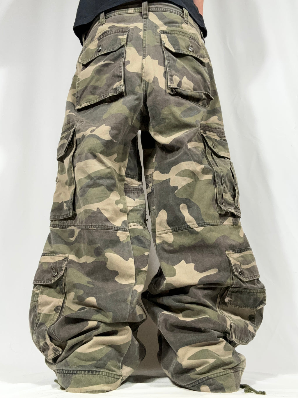 Big Baggy Distressed Camo Pant