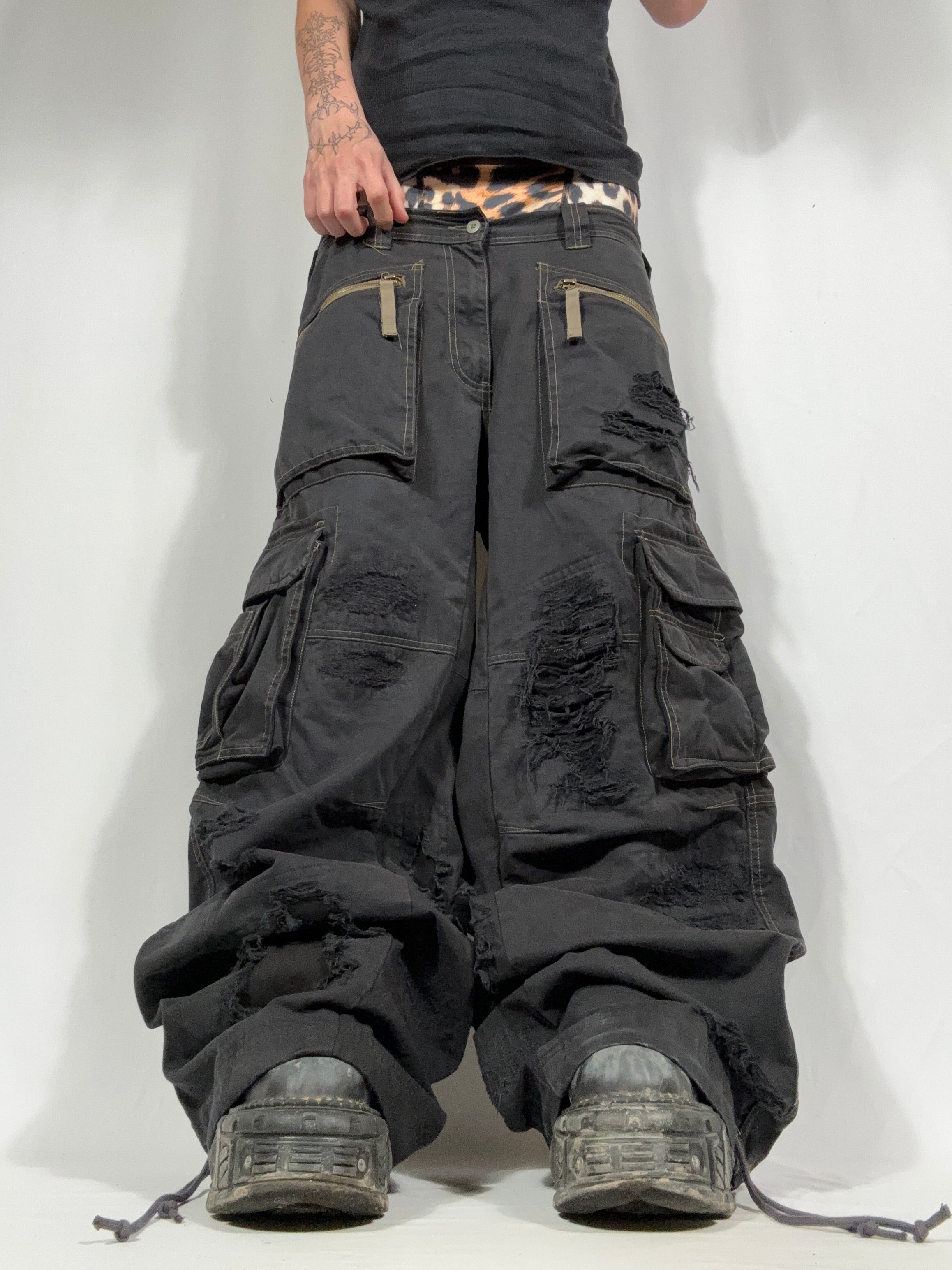 Big Baggy Distressed Cargo Pant