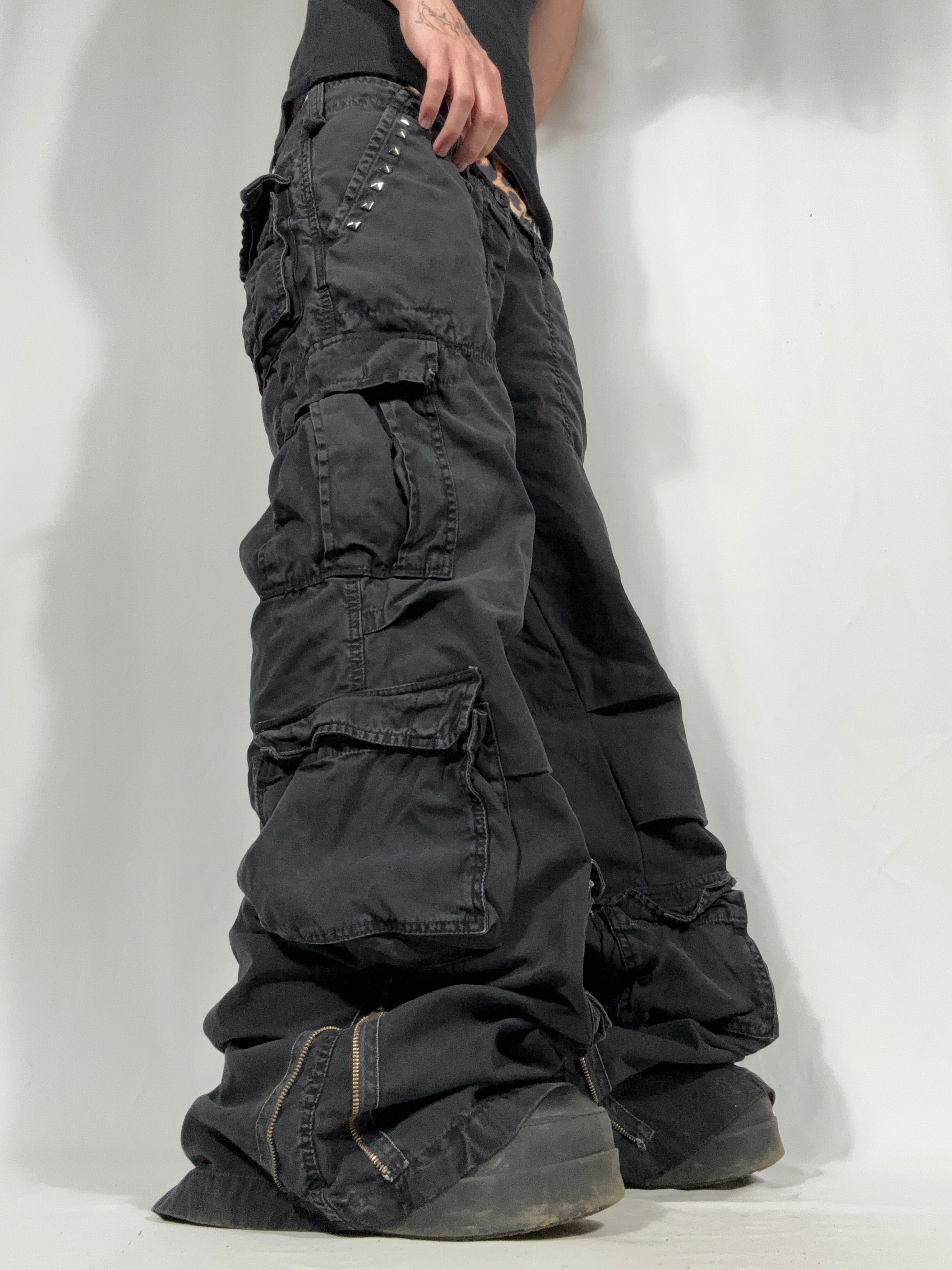 Flared Cargo Pant