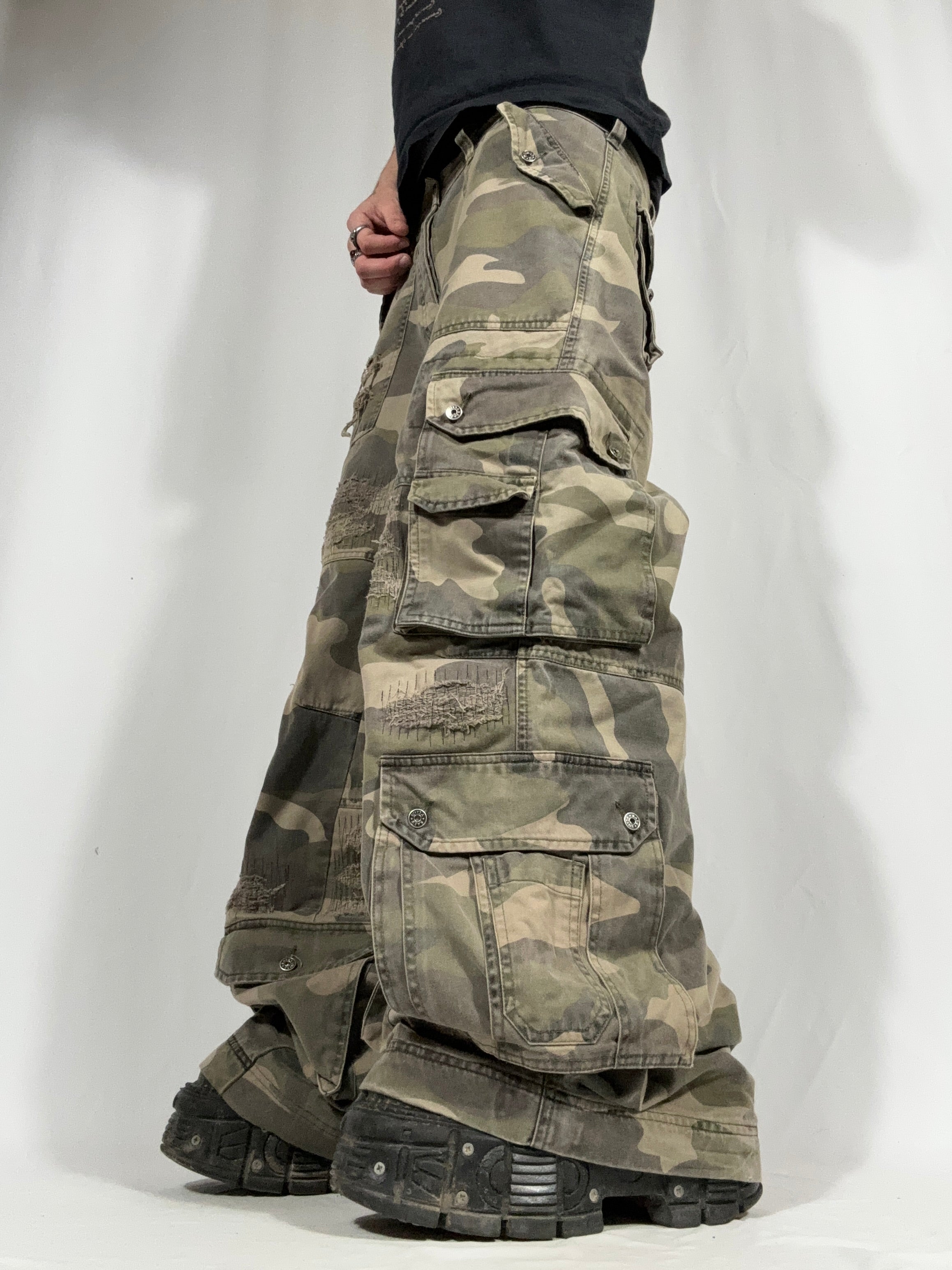 Big Baggy Camo Distressed Repair Pant