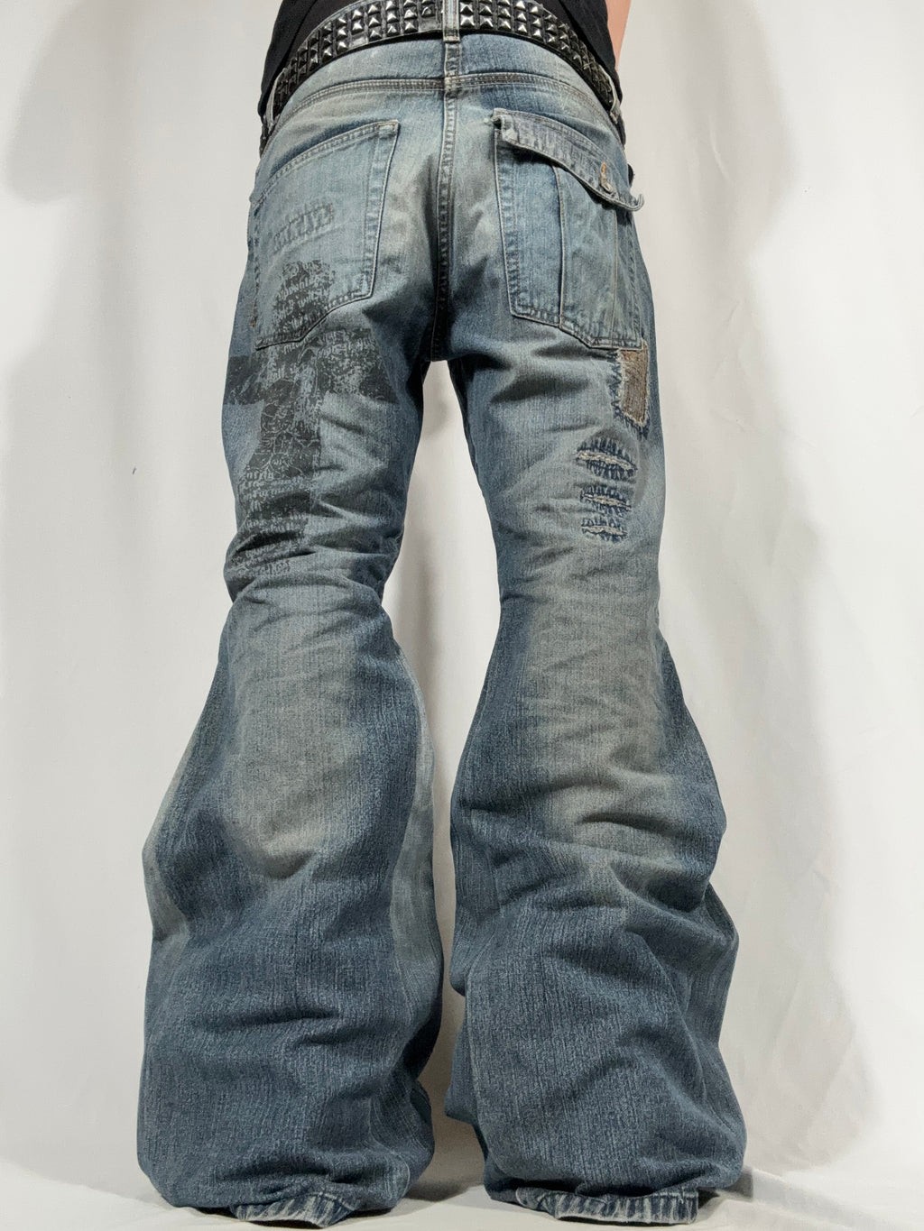Big Flared Distressed Jeans
