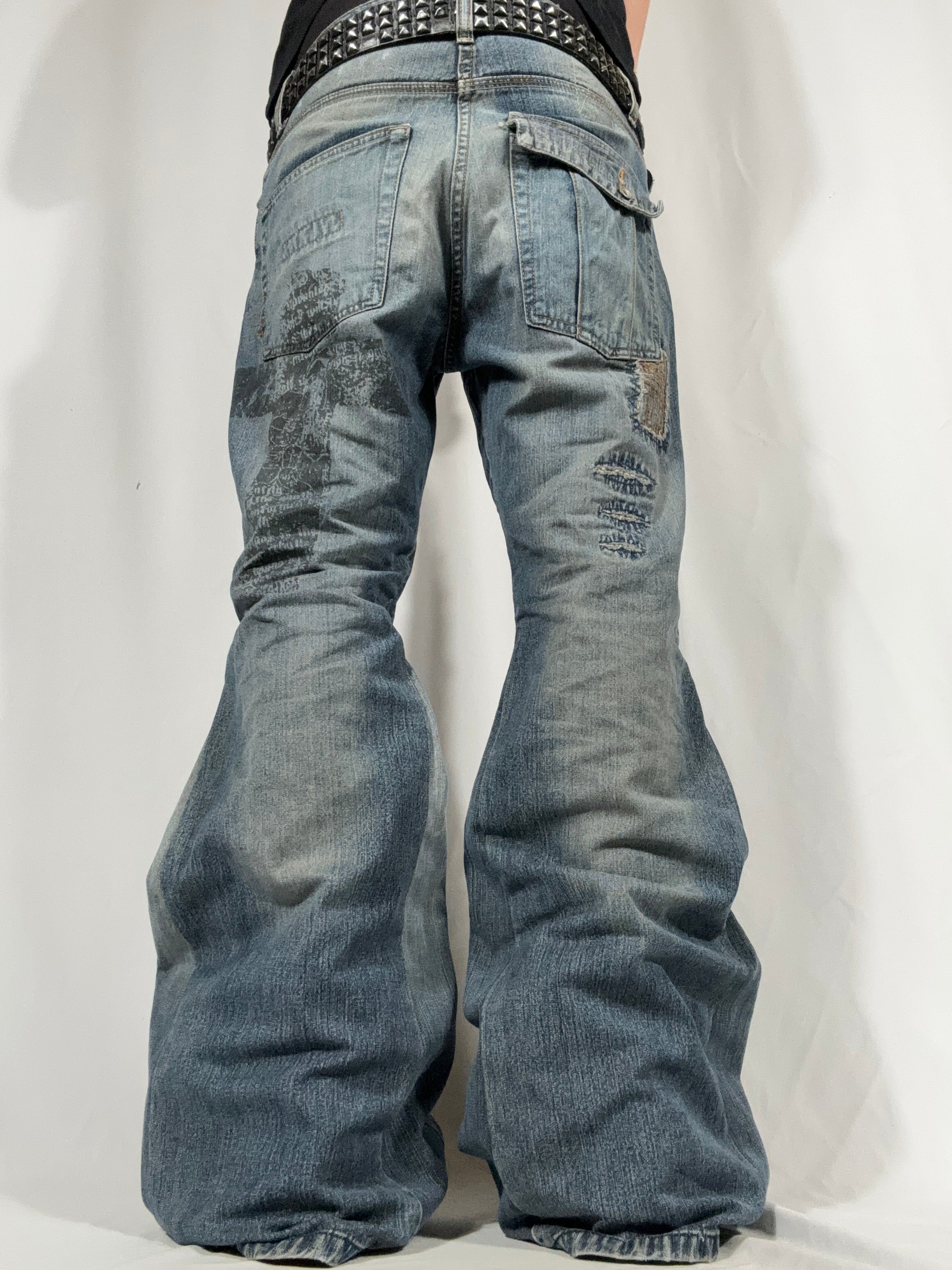 Big Flared Distressed Jeans