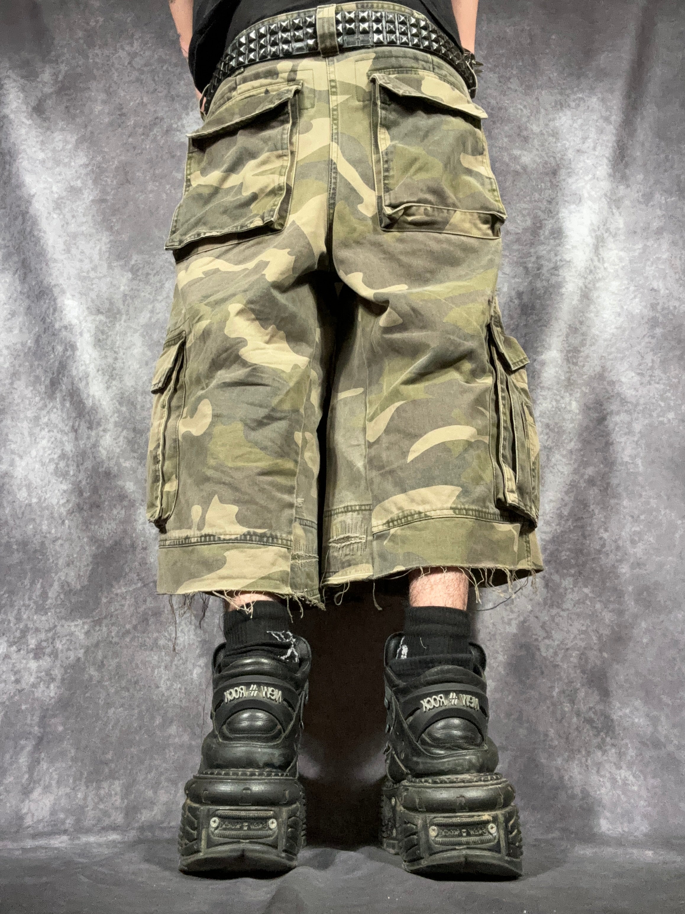 Big Baggy Distressed Repair Camo Short