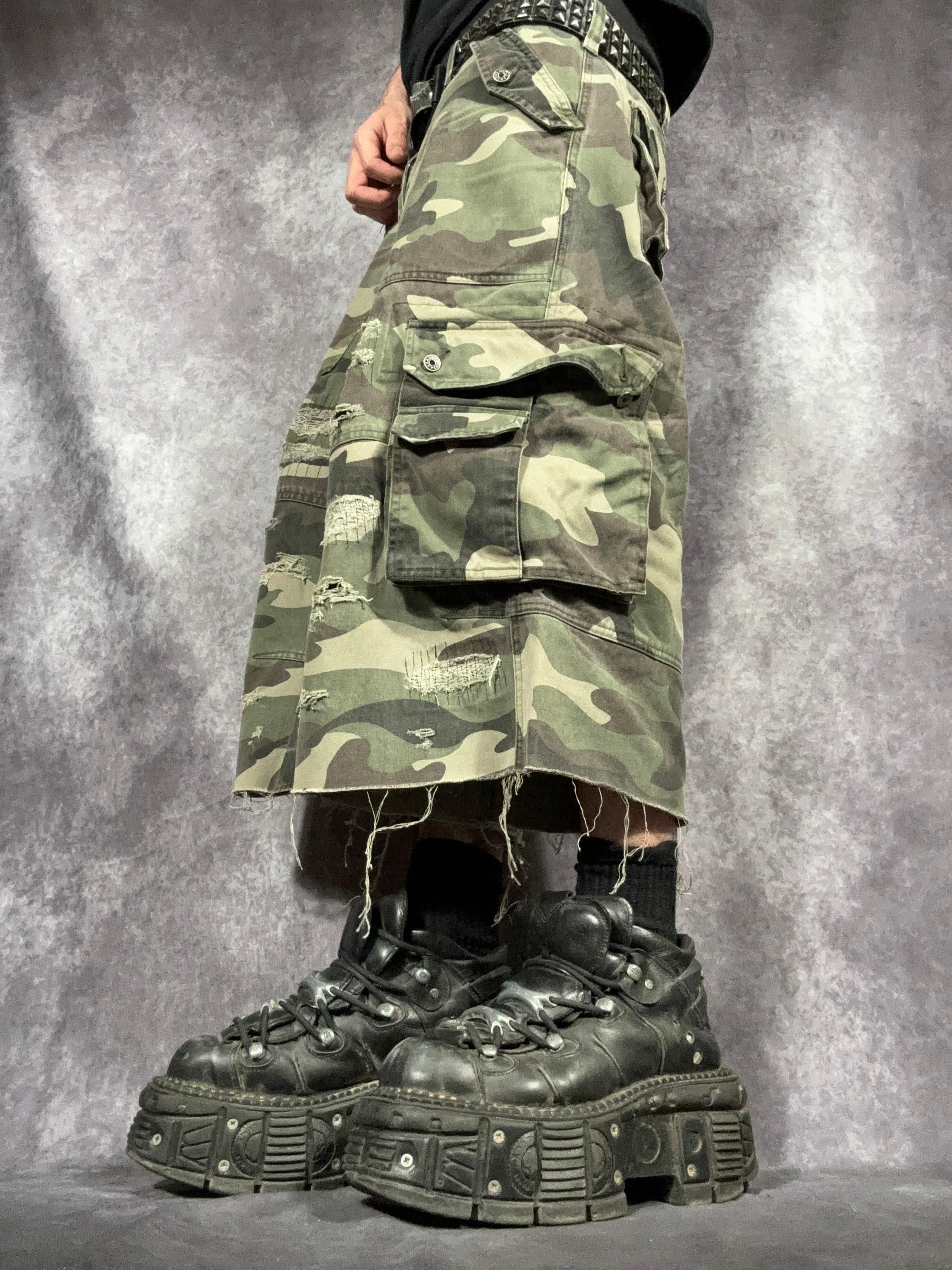 Big Baggy Distressed Repair Camo Short