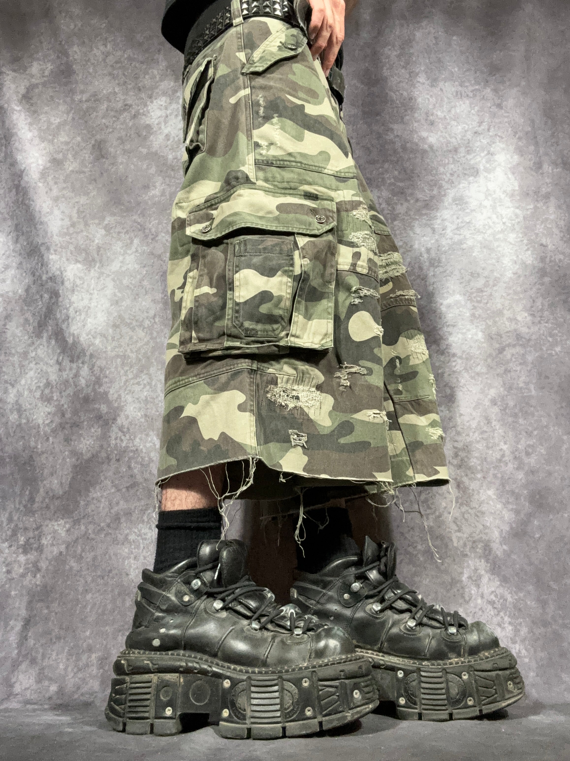 Big Baggy Distressed Repair Camo Short