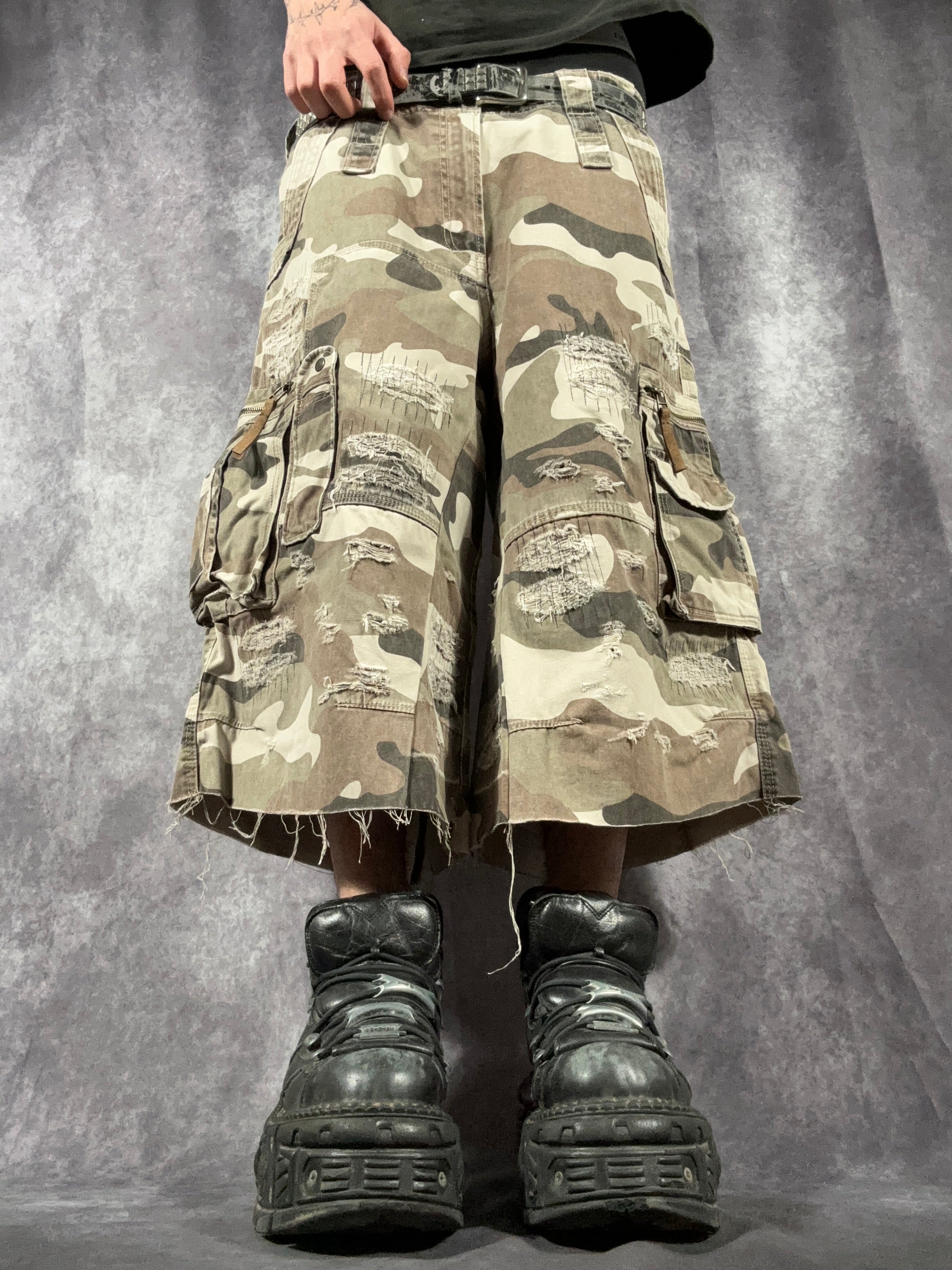 Big Baggy Distressed Repair Camo Short