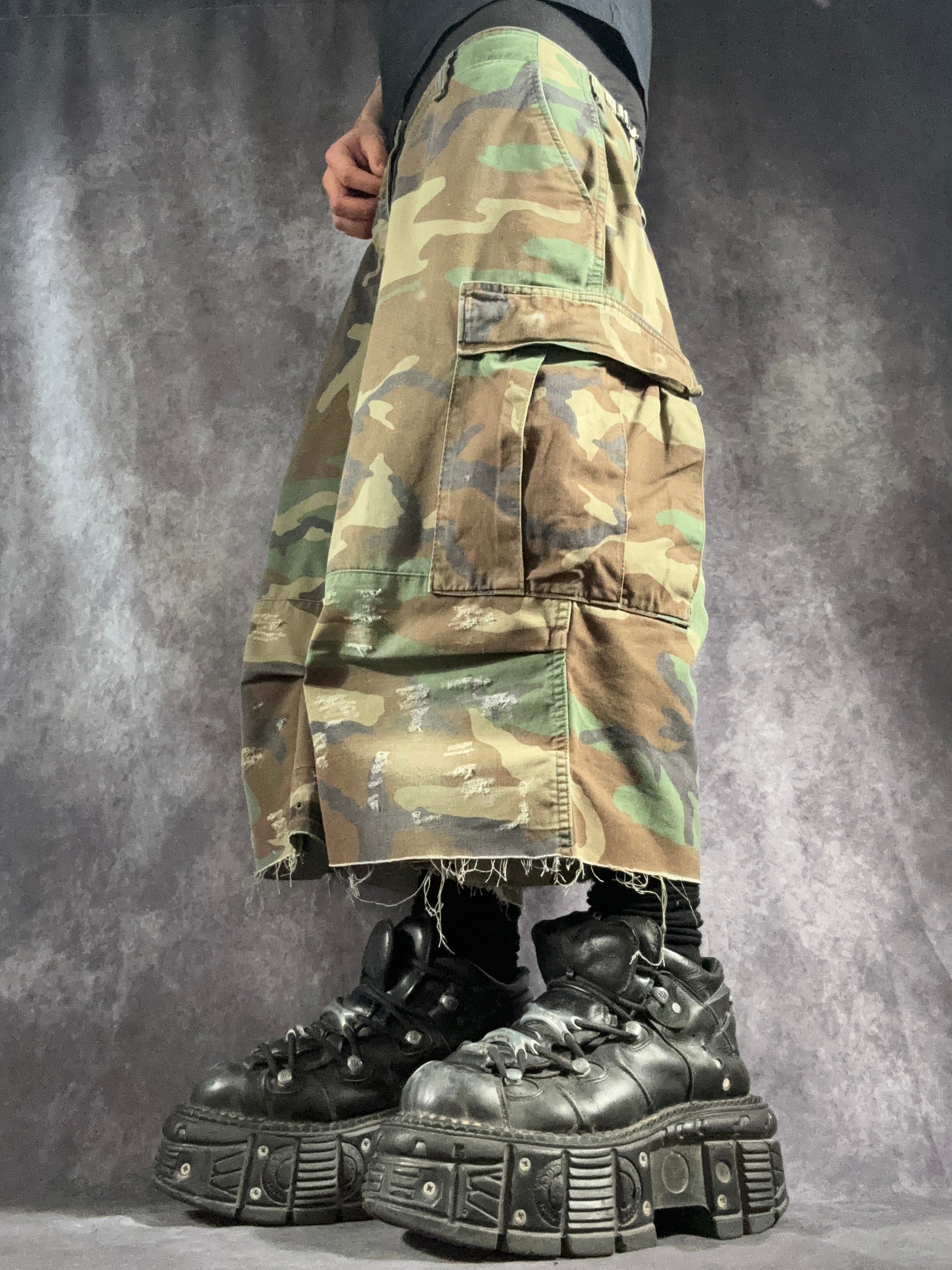 Big Baggy Distressed Camo Short