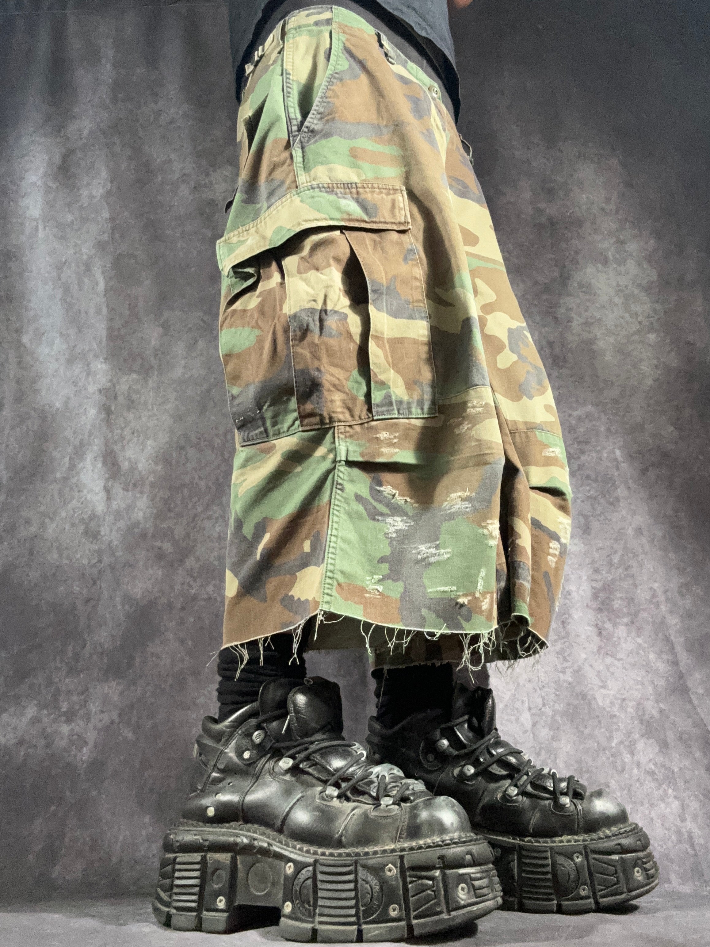 Big Baggy Distressed Camo Short