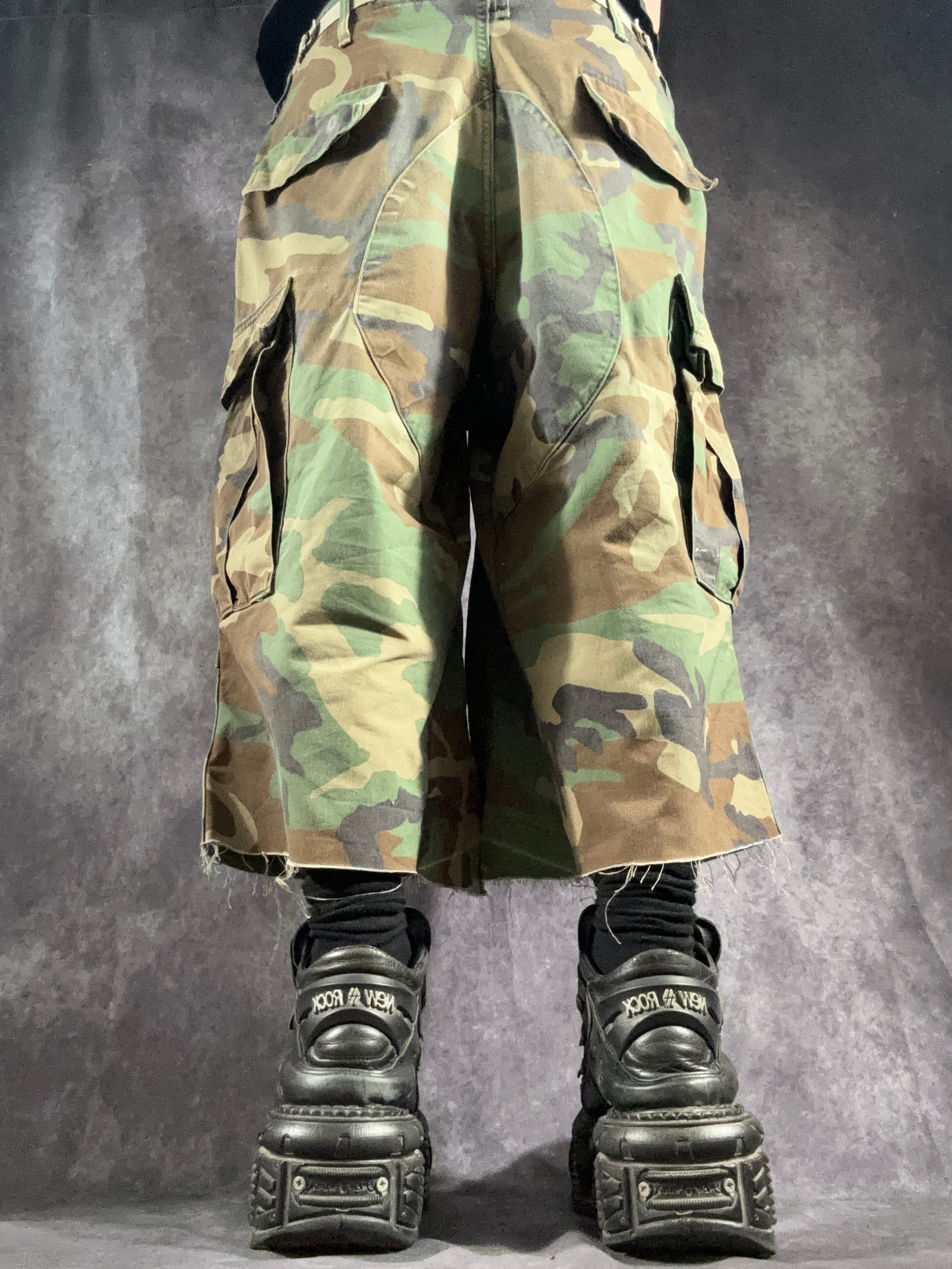 Big Baggy Distressed Camo Short