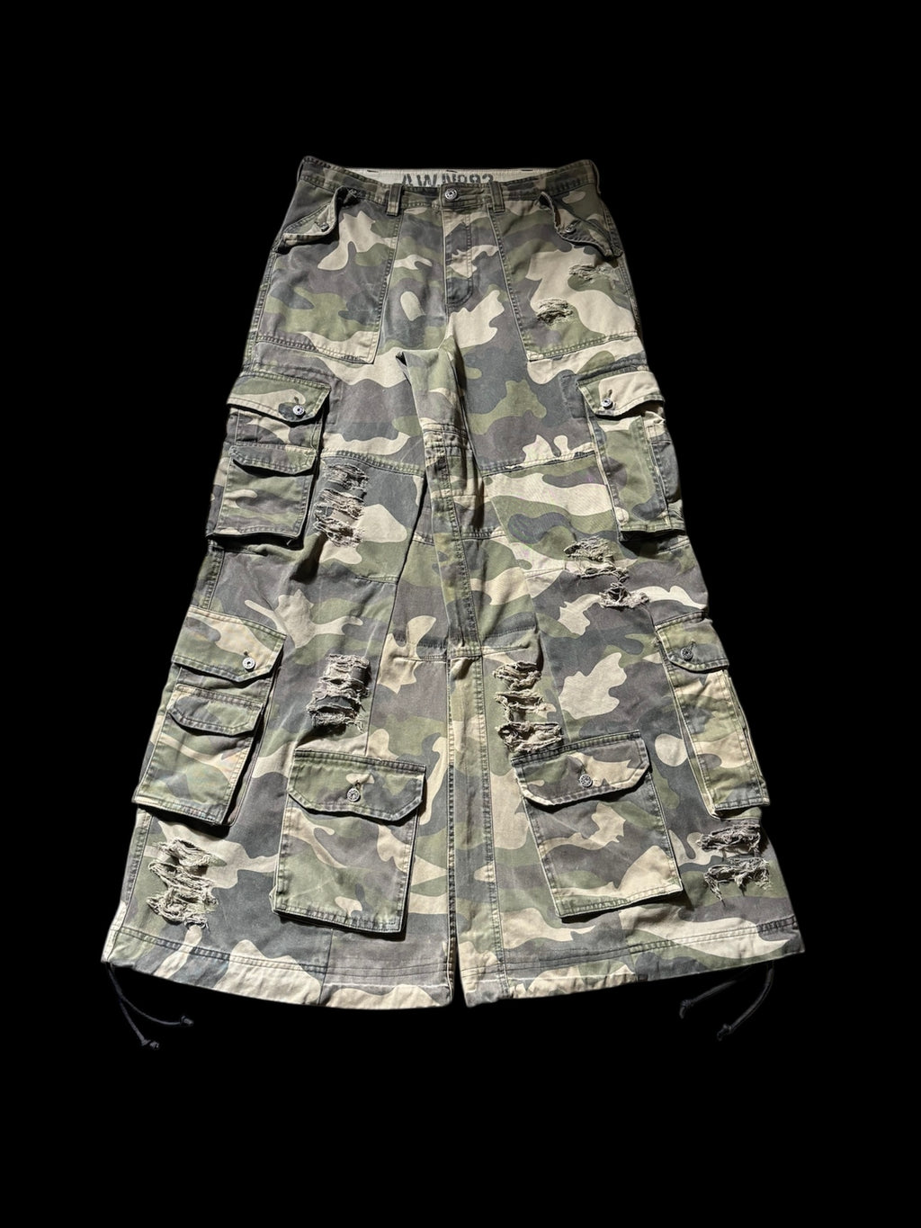 Big Baggy Distressed Camo Pant