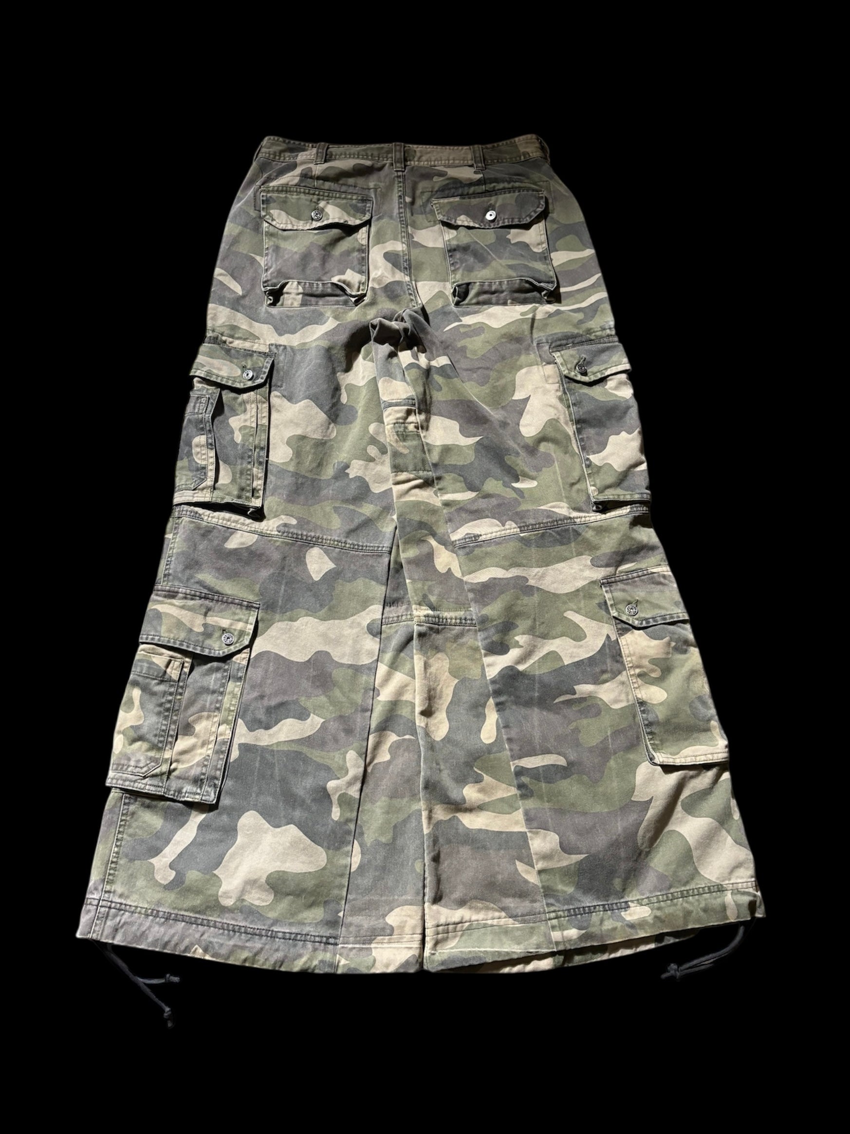 Big Baggy Distressed Camo Pant