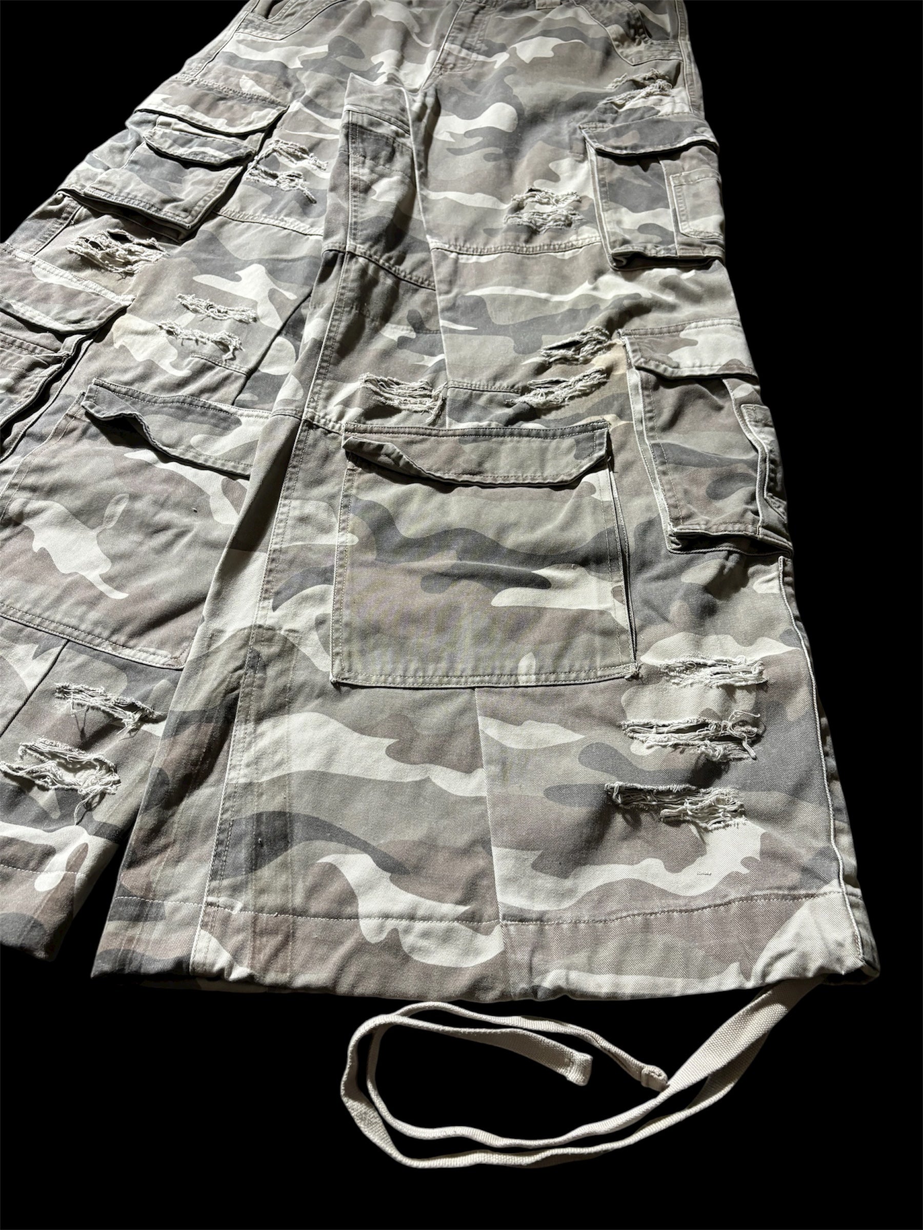 Big Baggy Distressed Camo Pant