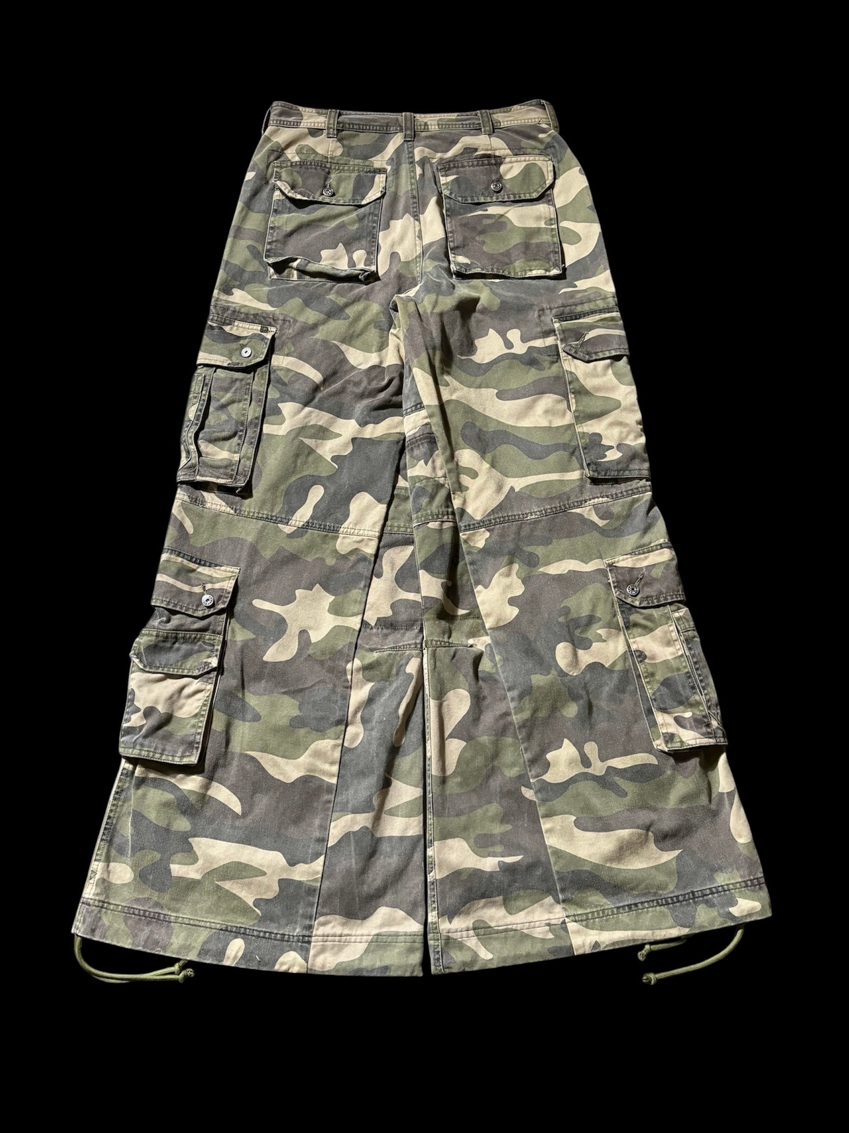 Big Baggy Distressed Camo Pant