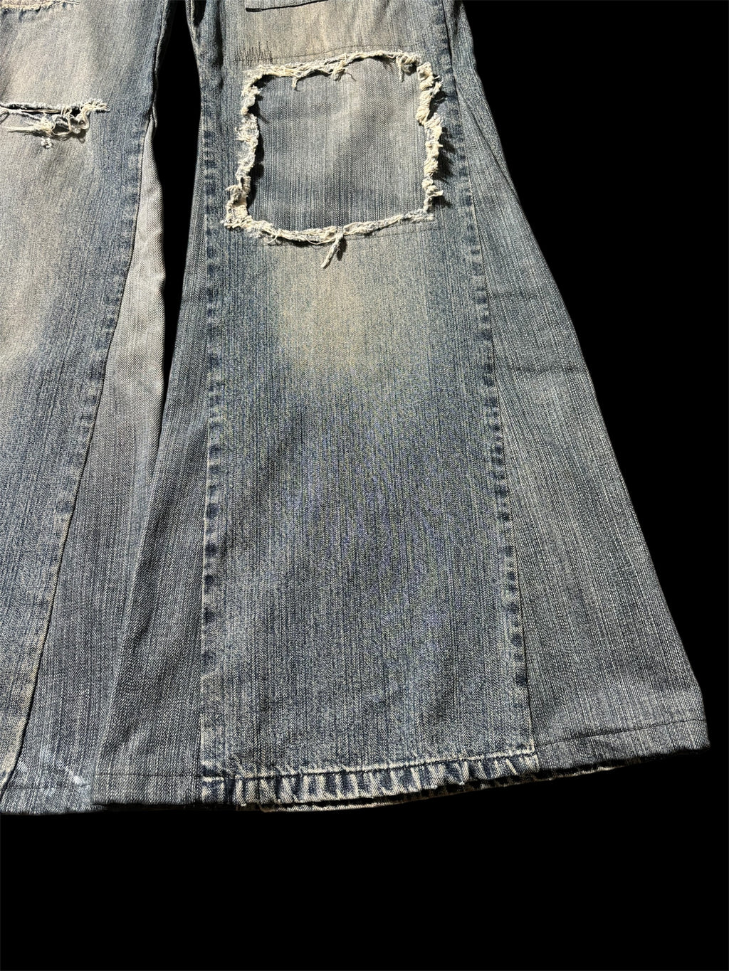 Big Flared Distressed Jeans