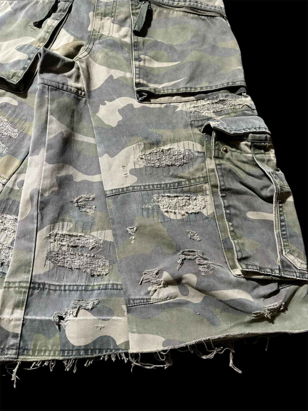 Big Baggy Distressed Repair Camo Short
