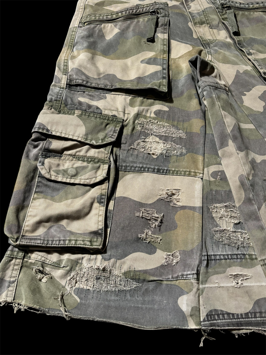 Big Baggy Distressed Repair Camo Short