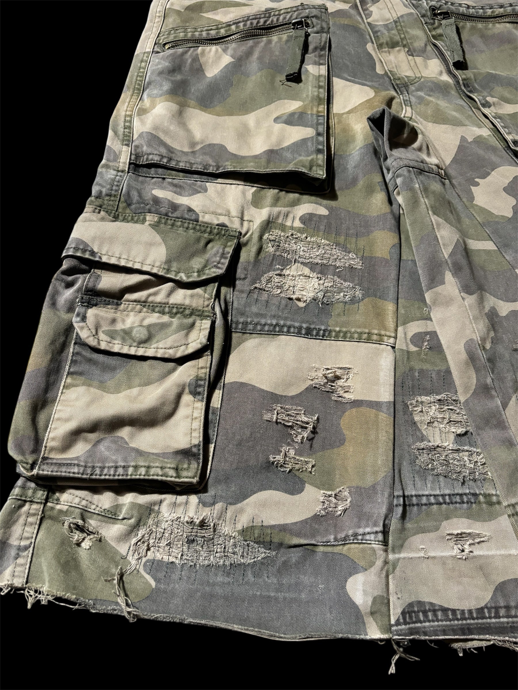 Big Baggy Distressed Repair Camo Short