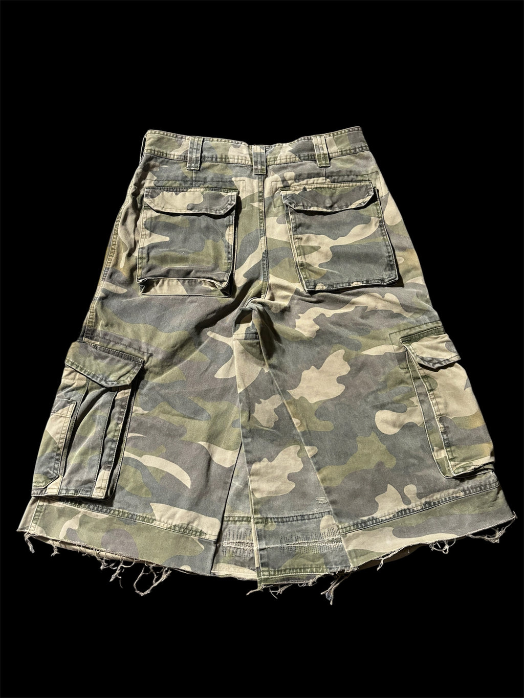 Big Baggy Distressed Repair Camo Short