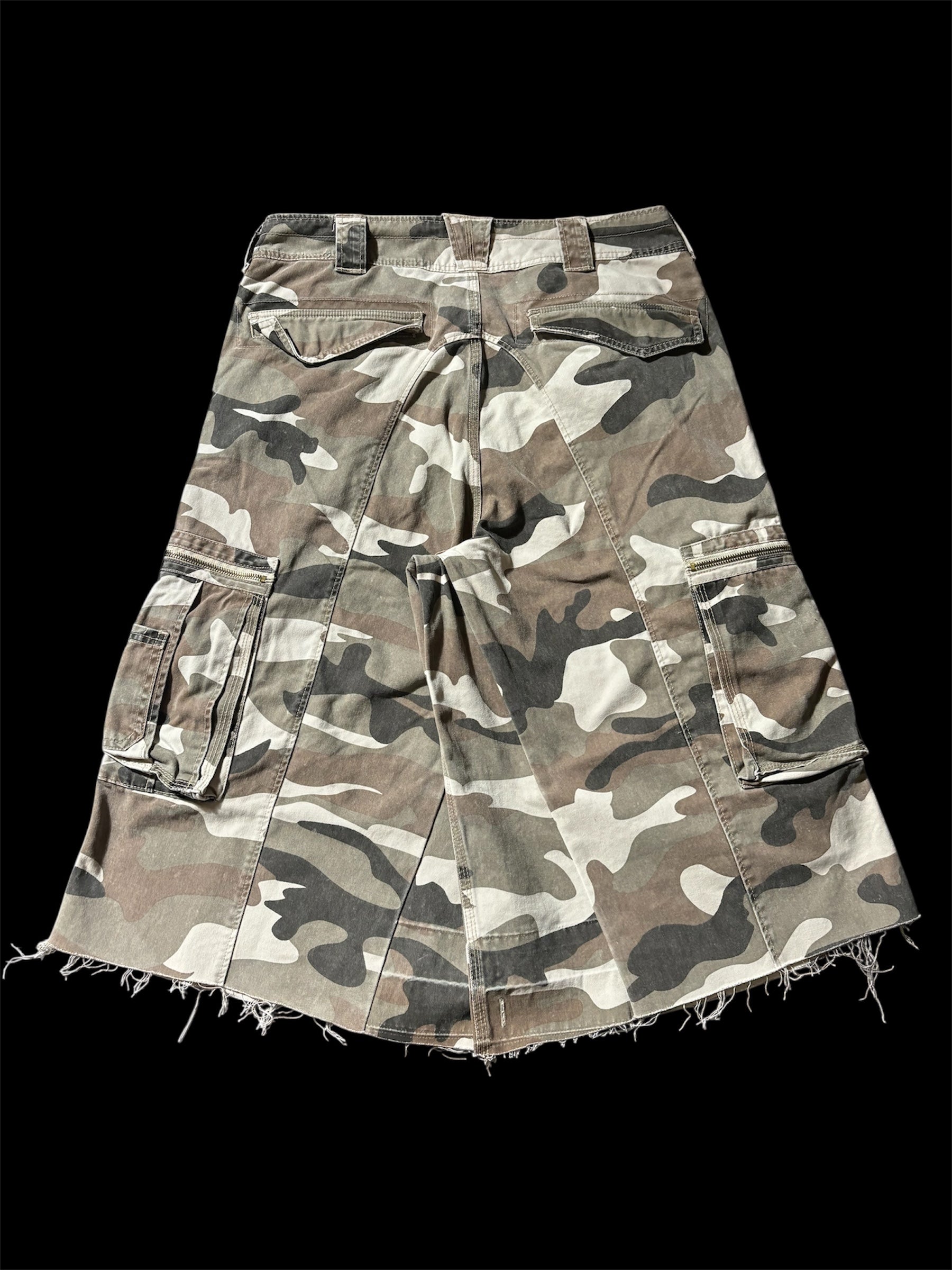 Big Baggy Distressed Repair Camo Short