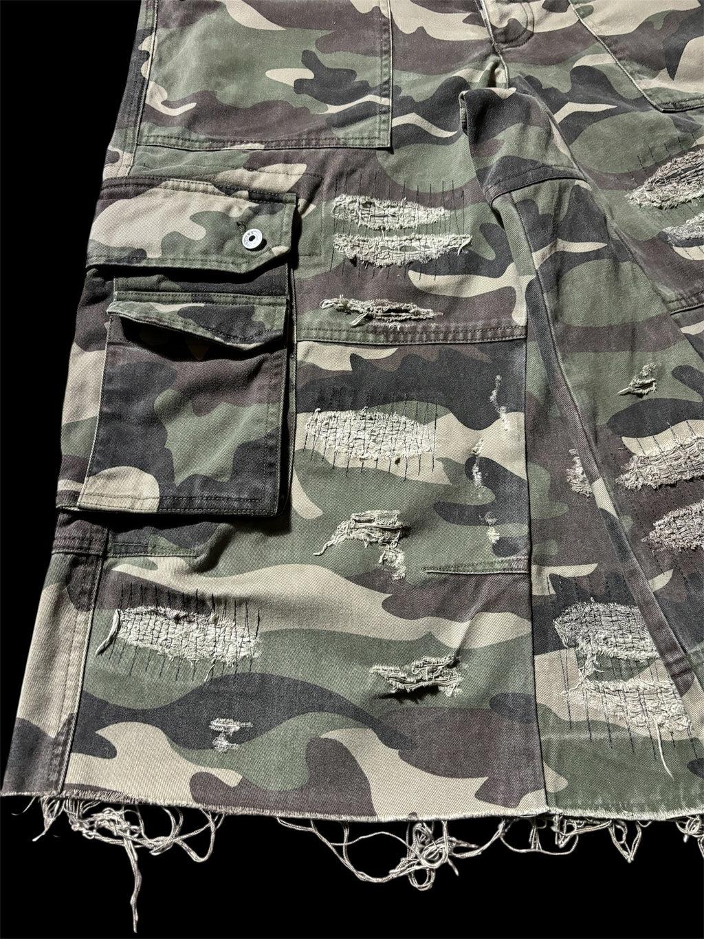Big Baggy Distressed Repair Camo Short