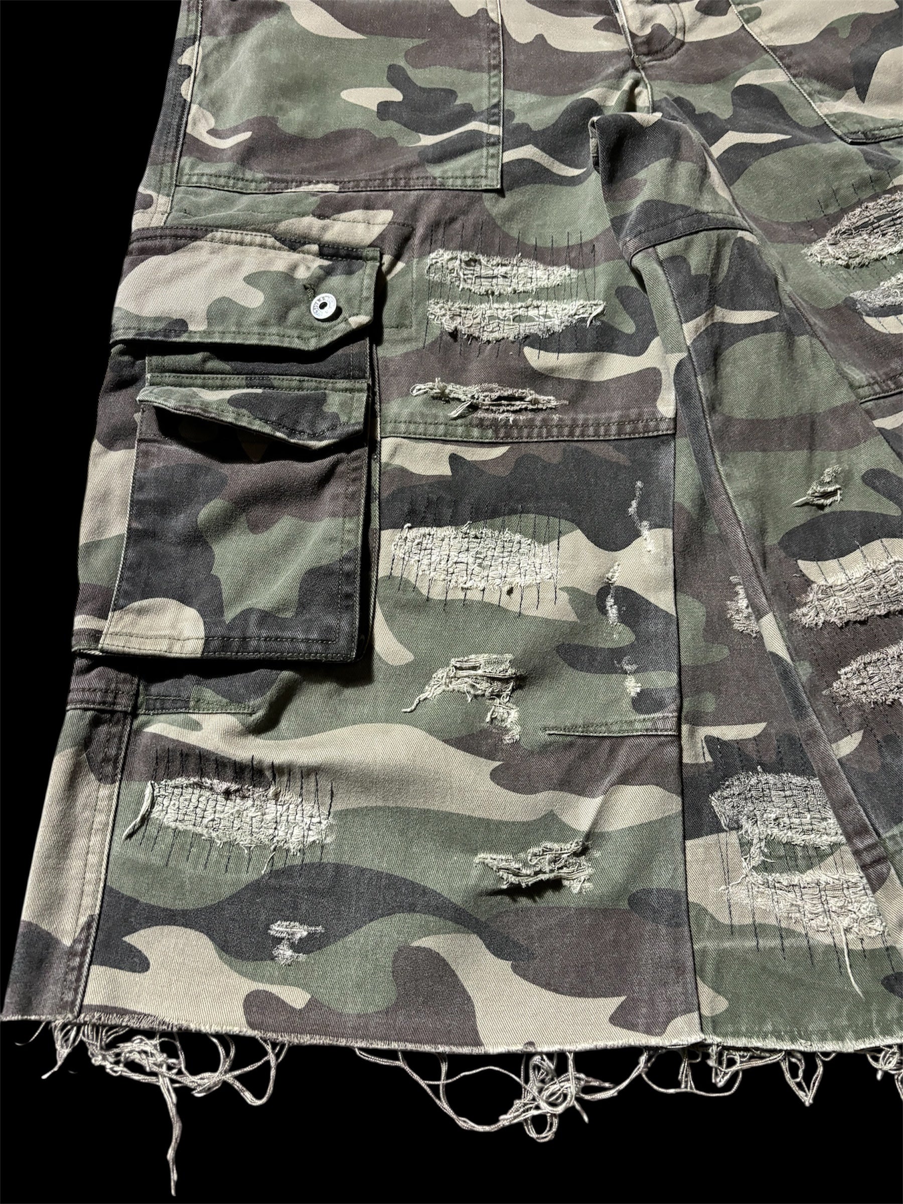 Big Baggy Distressed Repair Camo Short