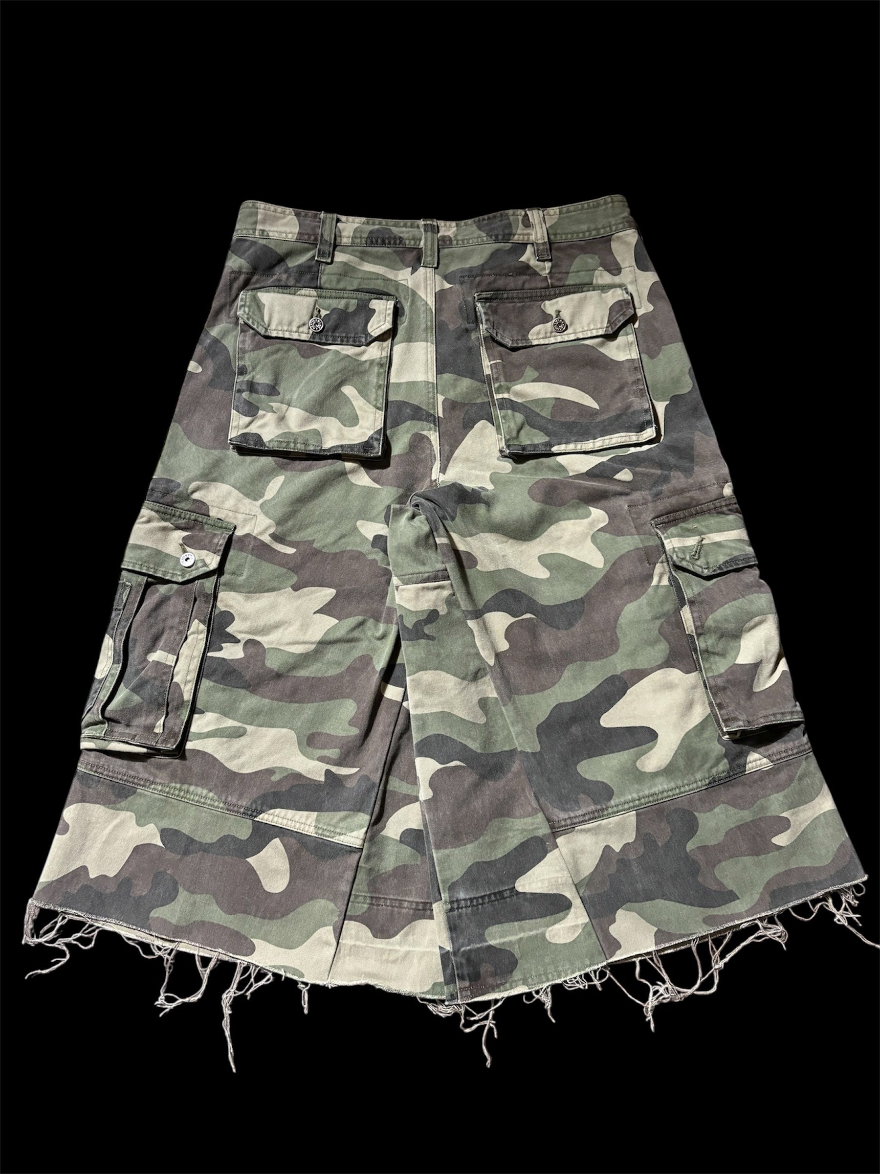 Big Baggy Distressed Repair Camo Short