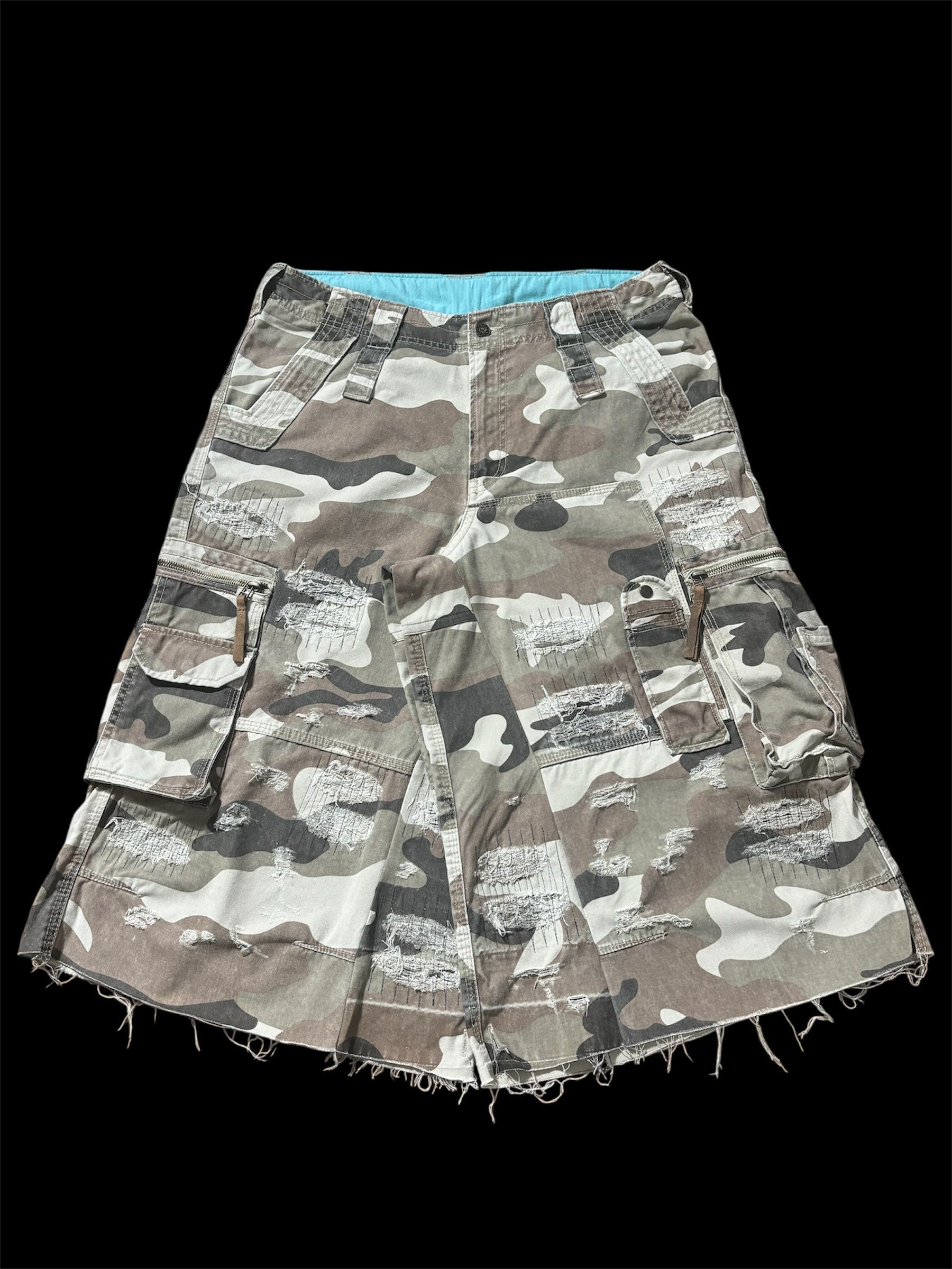 Big Baggy Distressed Repair Camo Short