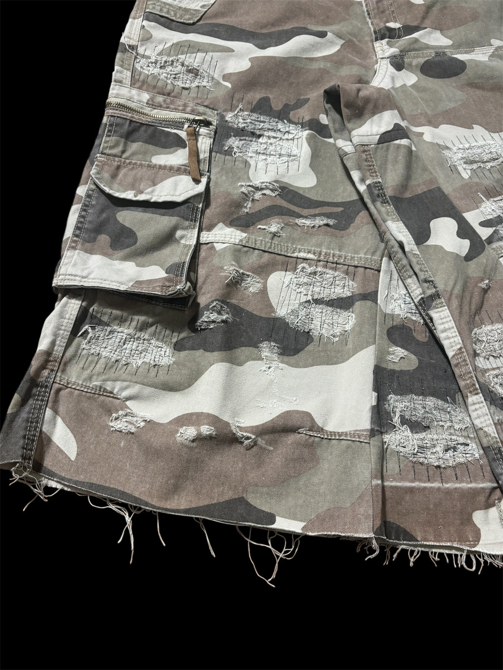 Big Baggy Distressed Repair Camo Short
