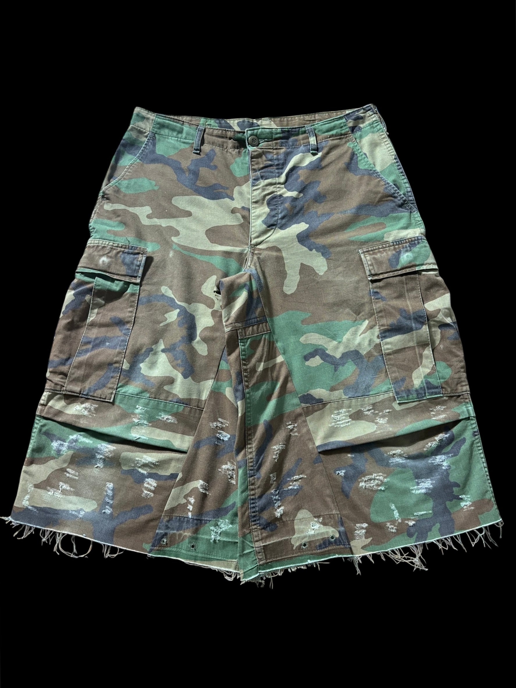 Big Baggy Distressed Camo Short