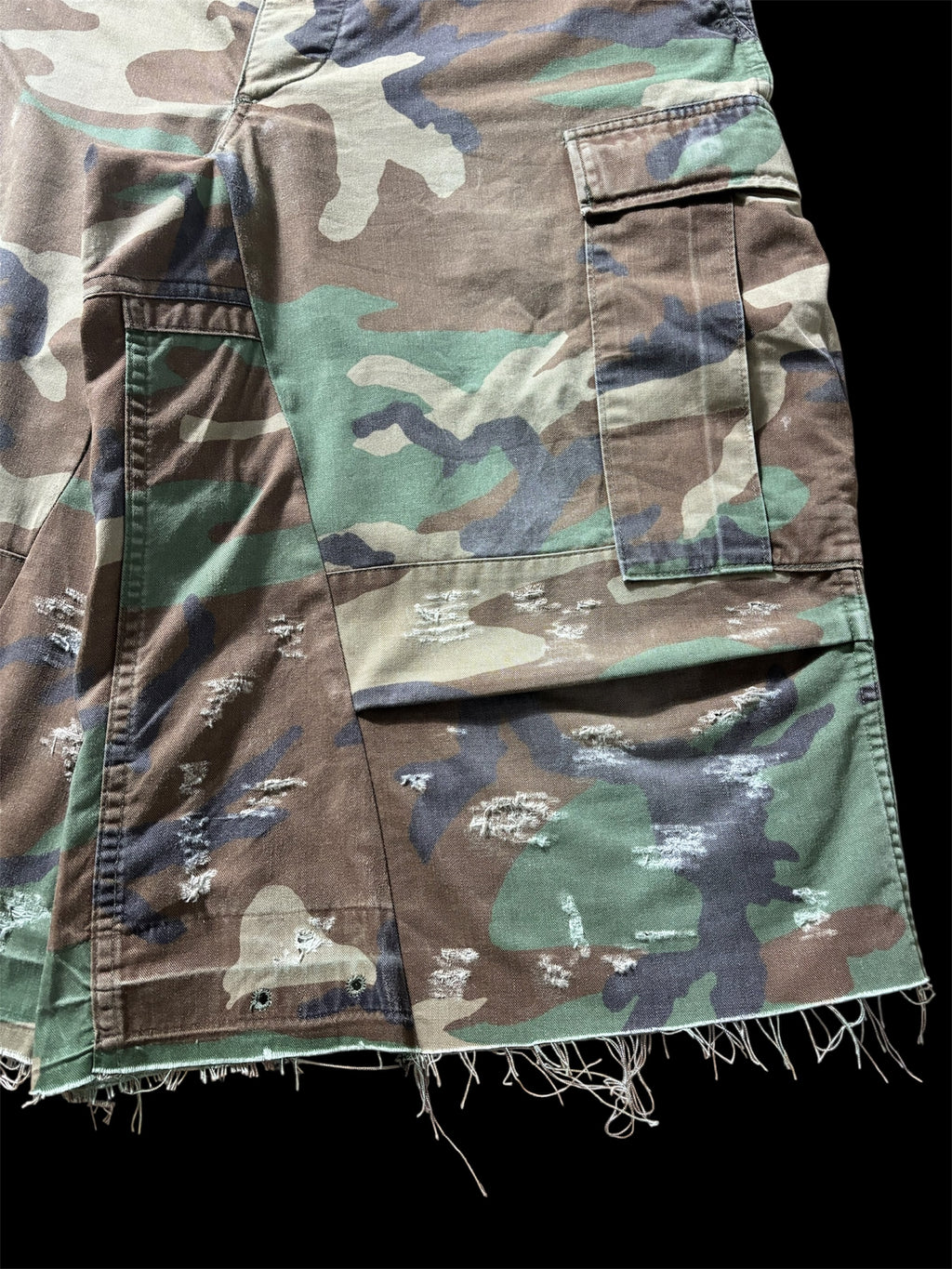 Big Baggy Distressed Camo Short
