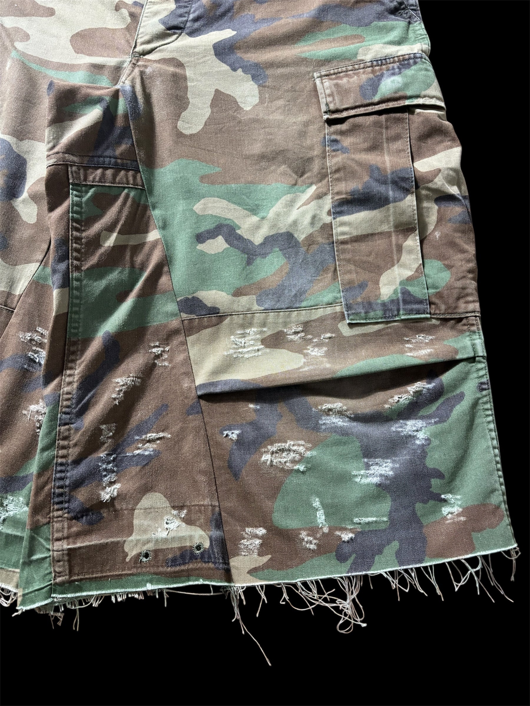 Big Baggy Distressed Camo Short