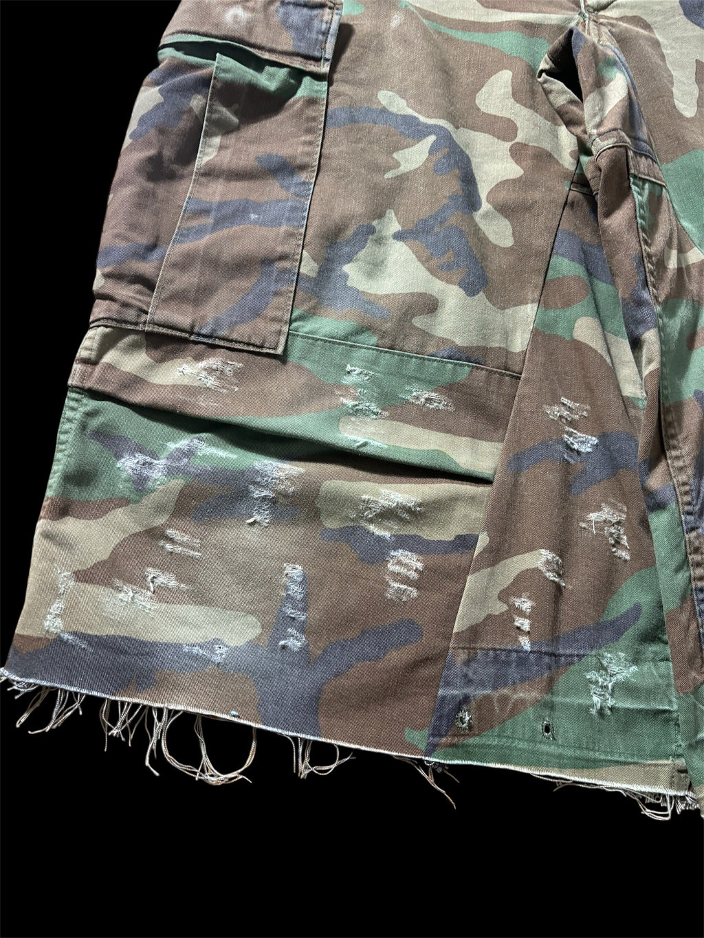 Big Baggy Distressed Camo Short