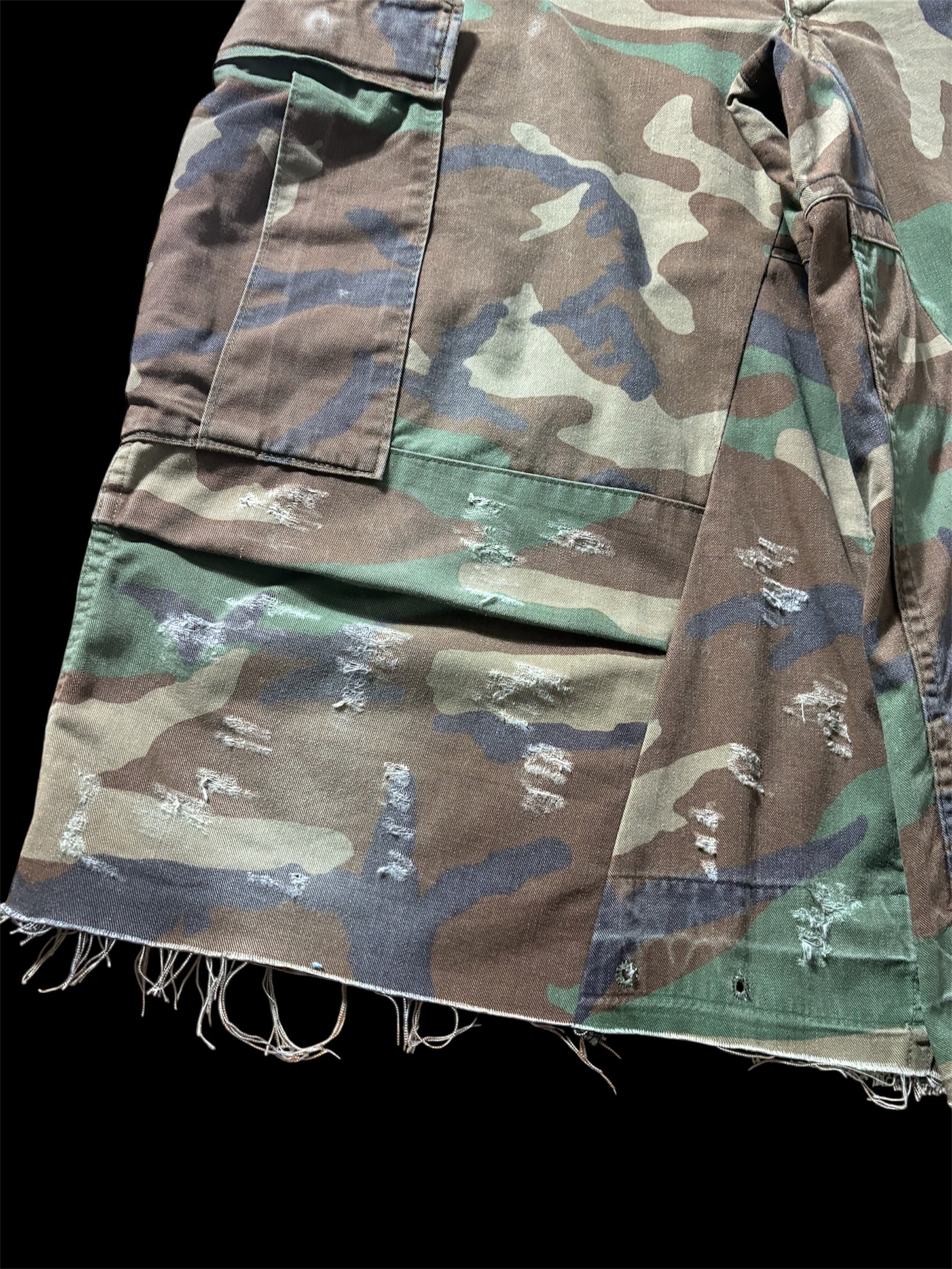 Big Baggy Distressed Camo Short