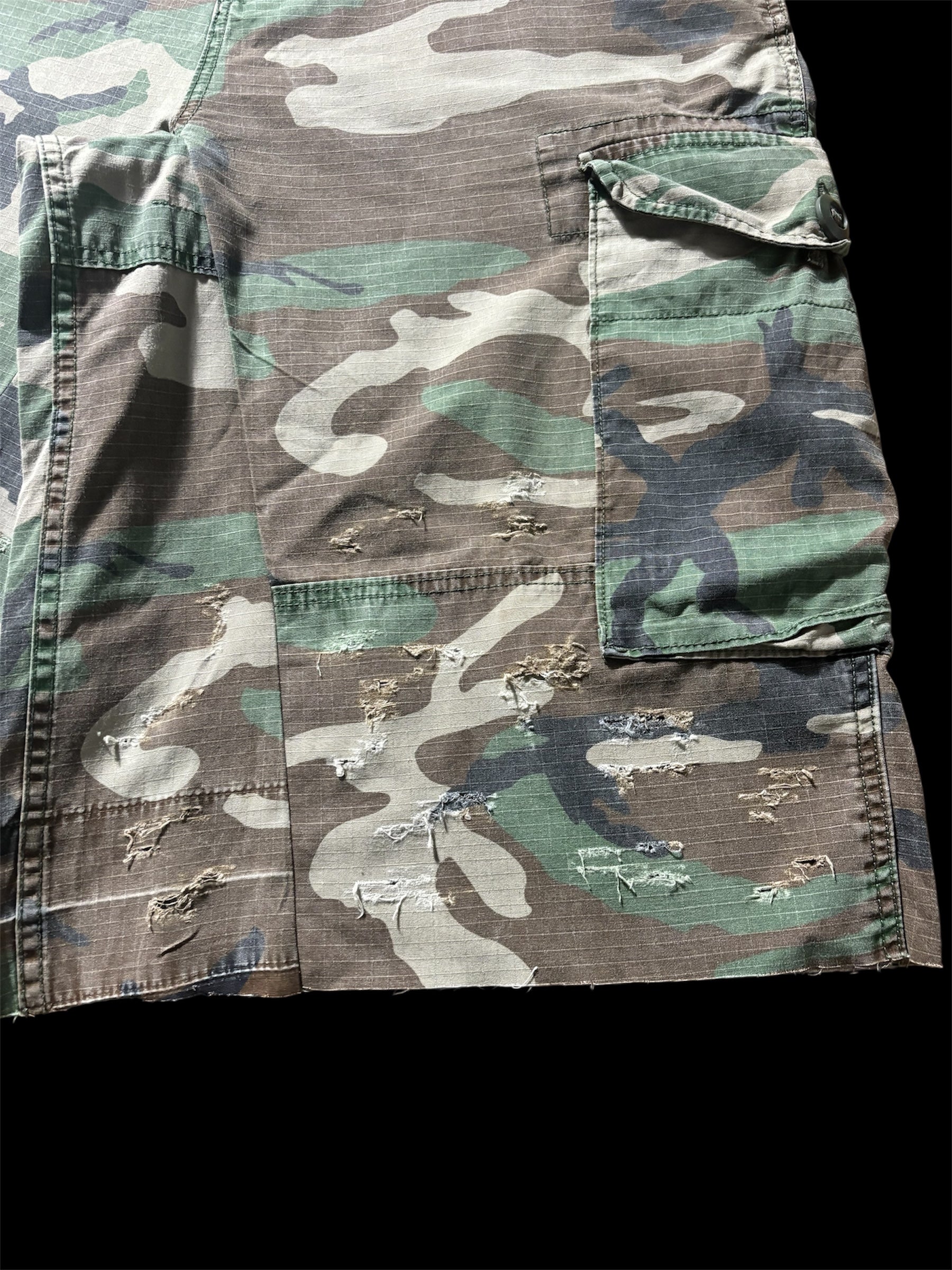 Big Baggy Distressed Camo Short