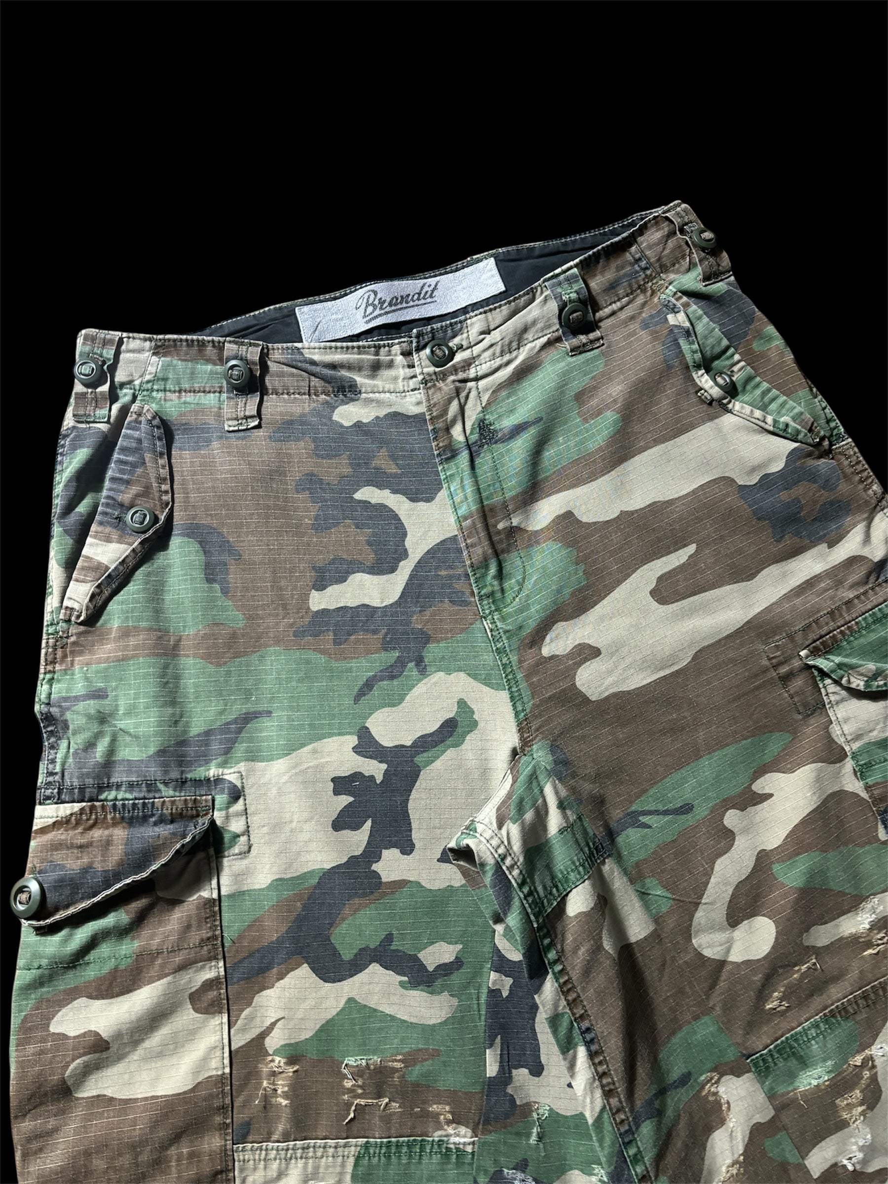 Big Baggy Distressed Camo Short