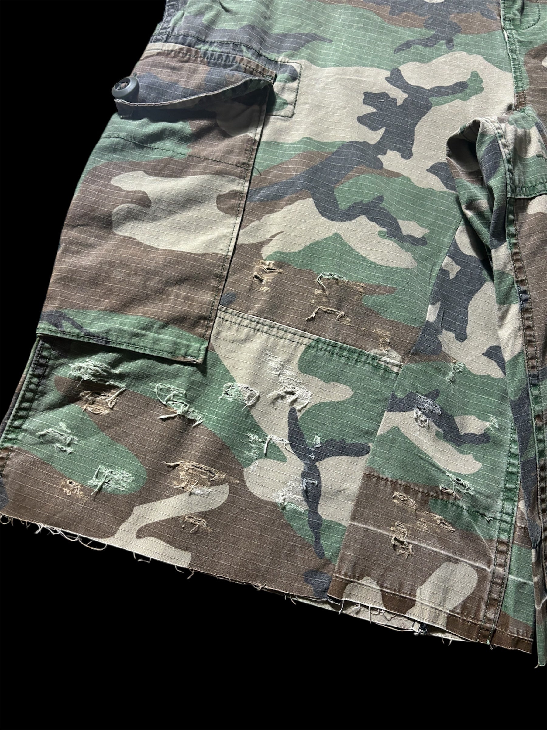 Big Baggy Distressed Camo Short